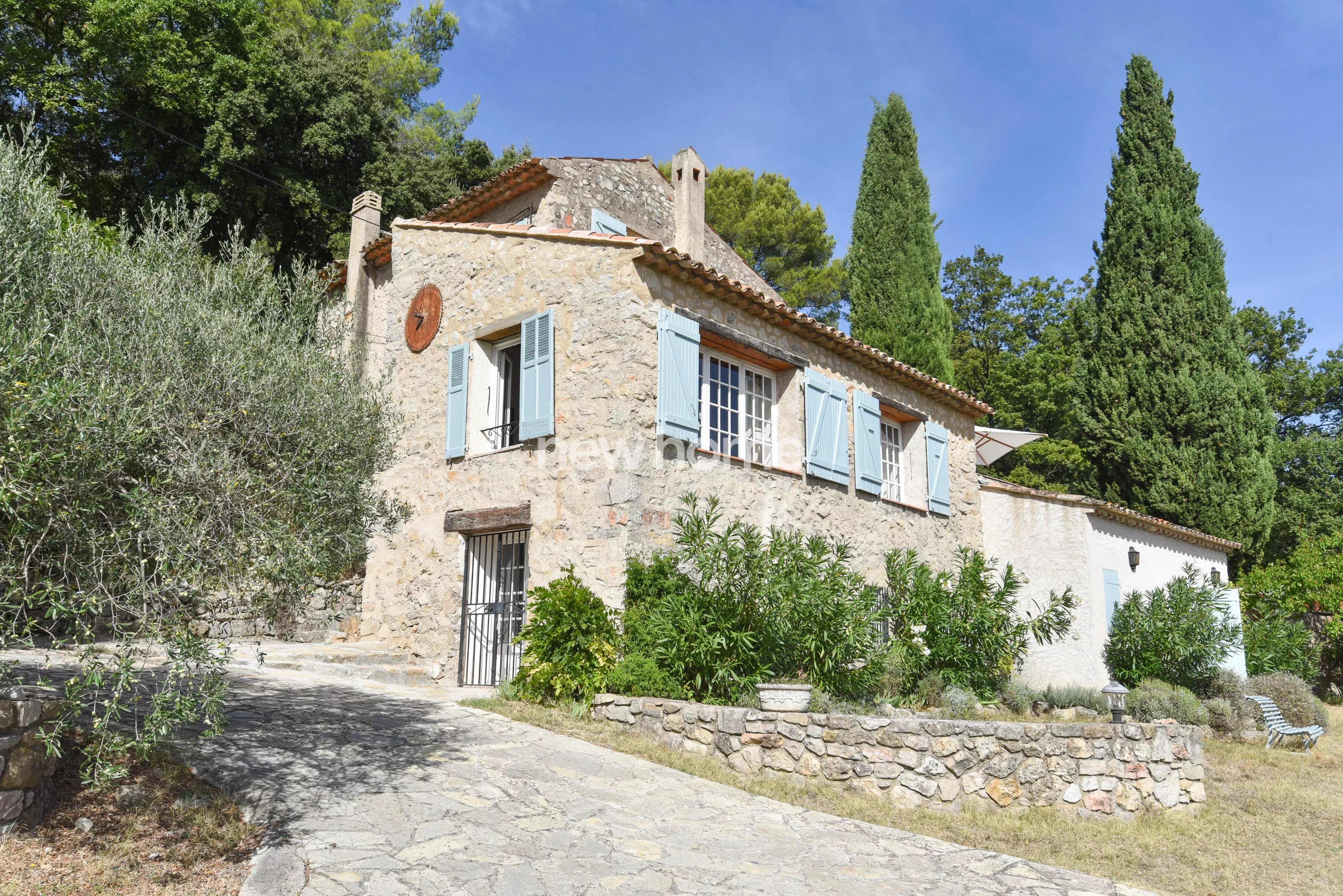 Superbe bastide ancienne en pierre près du charmant village de Flayosc