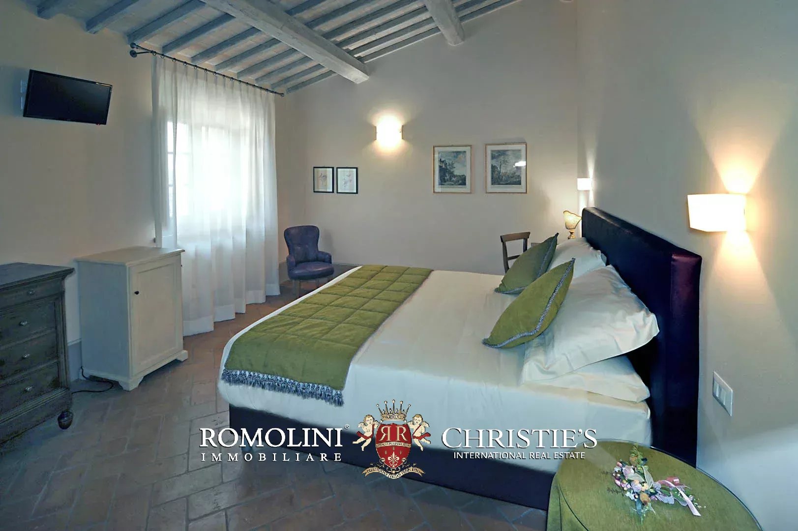 15 Bedroom Vineyard's Image 59