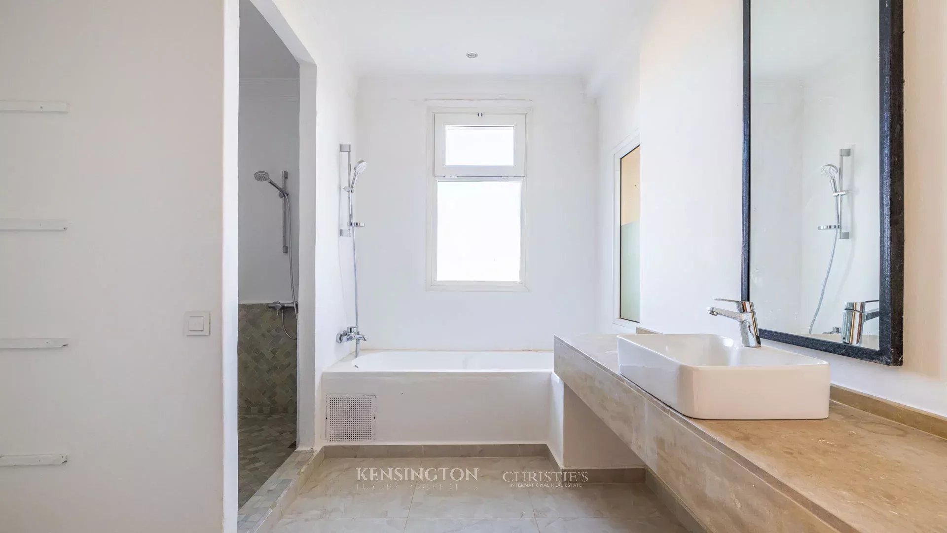 5 Bedroom Villa/Townhouse's Image 31