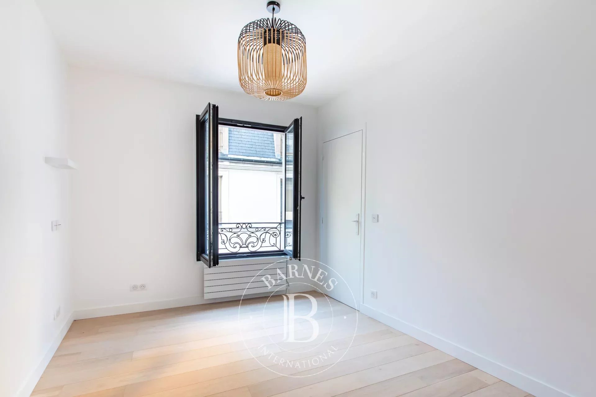 Daire Paris 8ème - picture 4