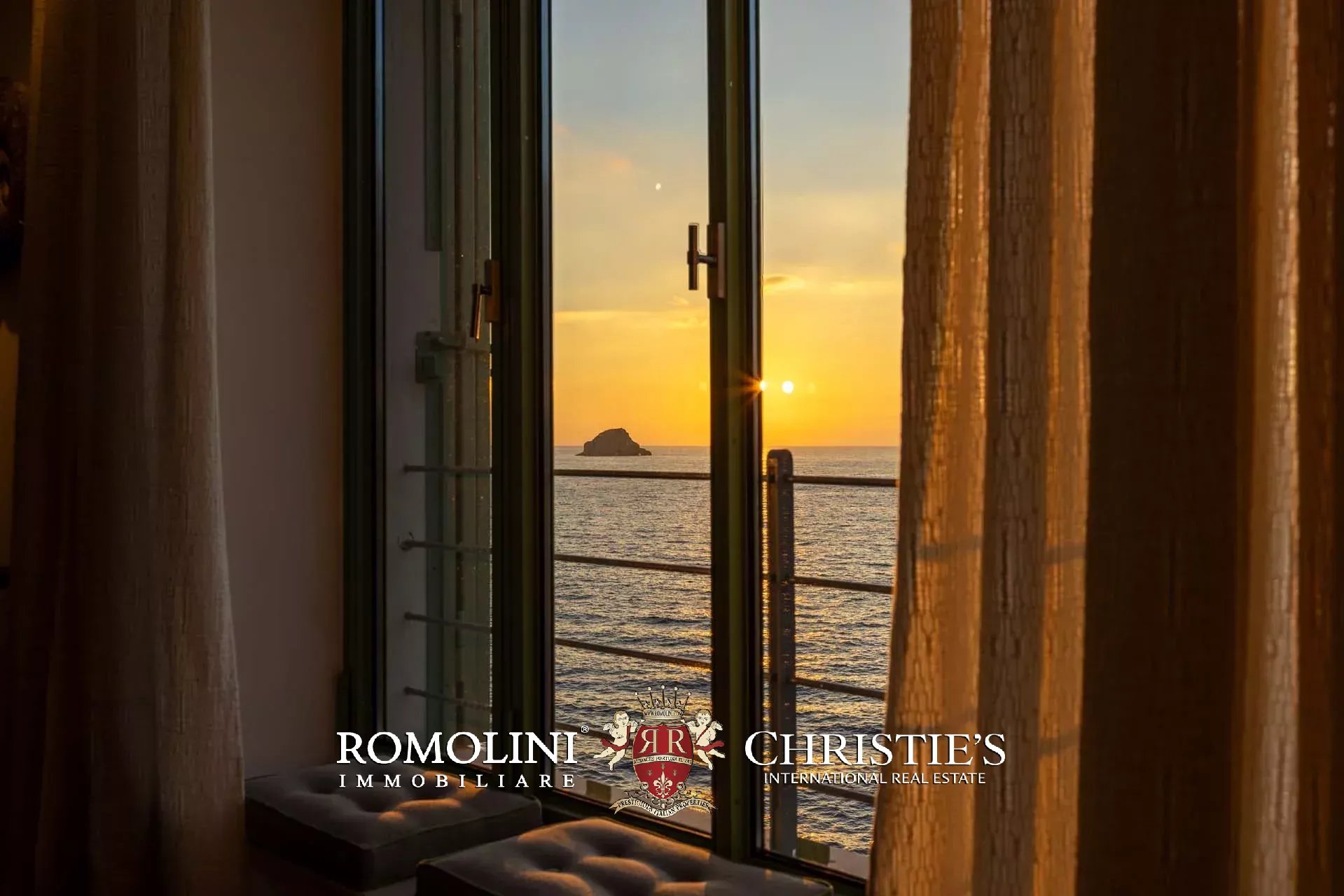 8 Bedroom Villa/Townhouse's Image 73