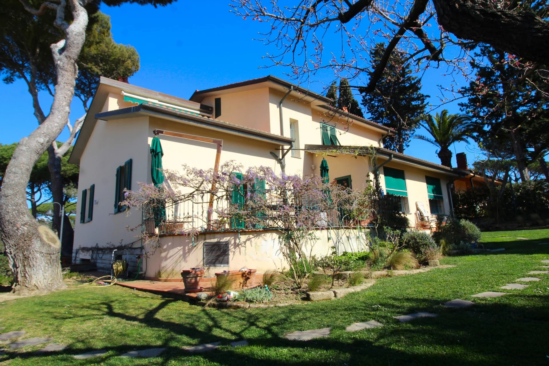 Vendita Villa Livorno Montenero Basso - Montenero Alto