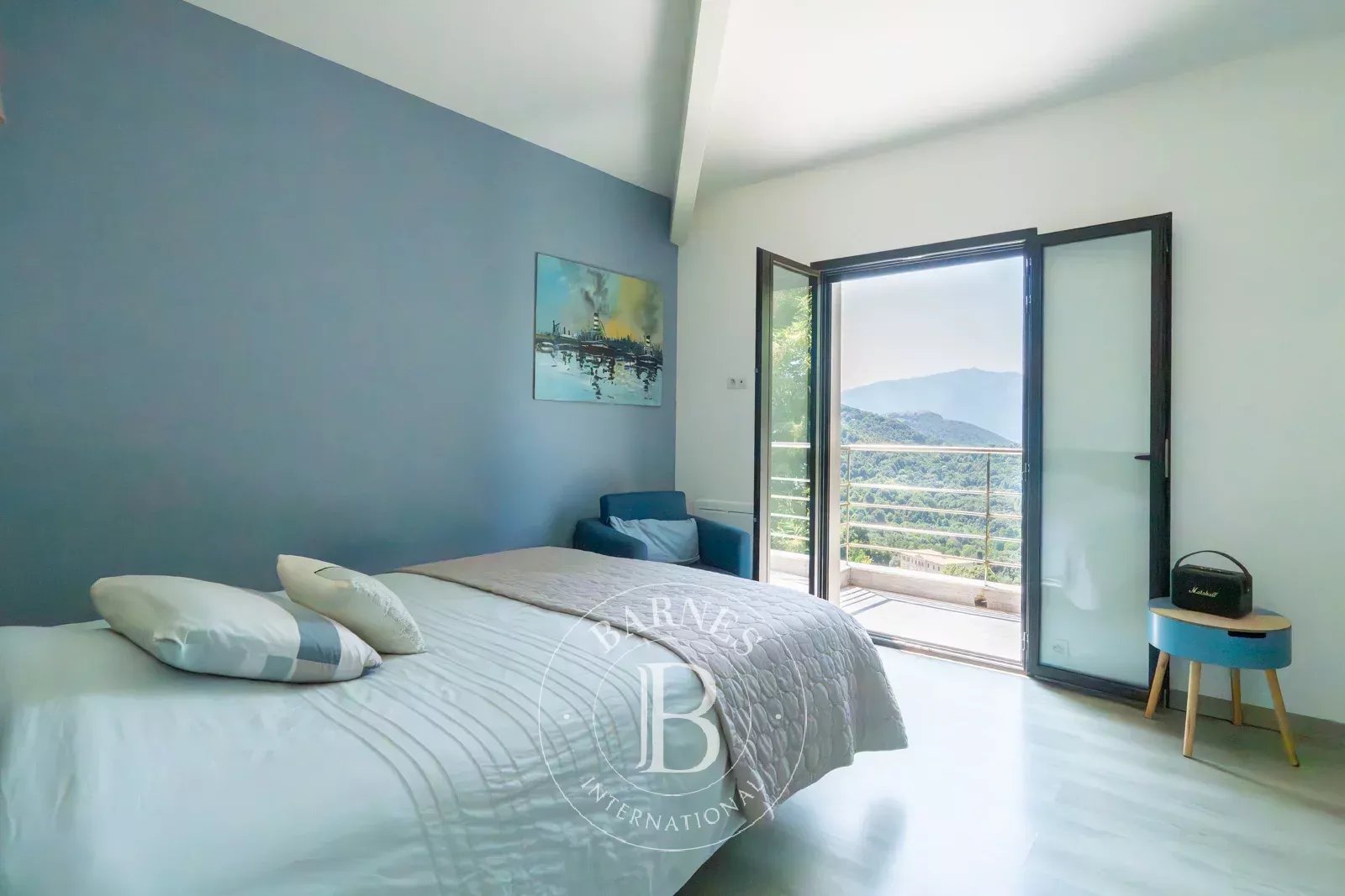 Ucciani, 3-Bedroom Villa with Panoramic Mountain Views - picture 7
