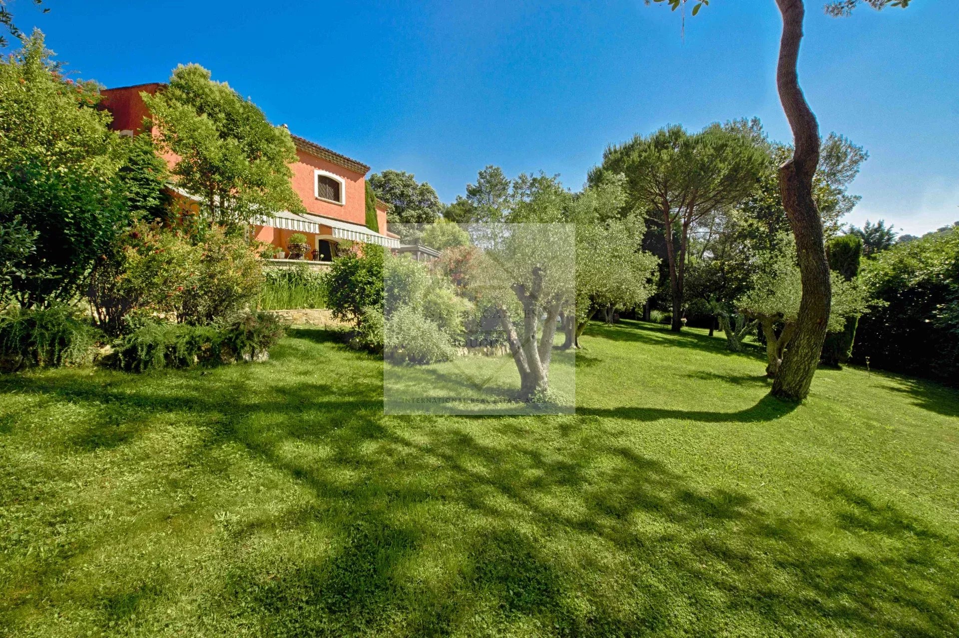 Demeure d'exception à Mougins aux portes de Golf — photo 2
