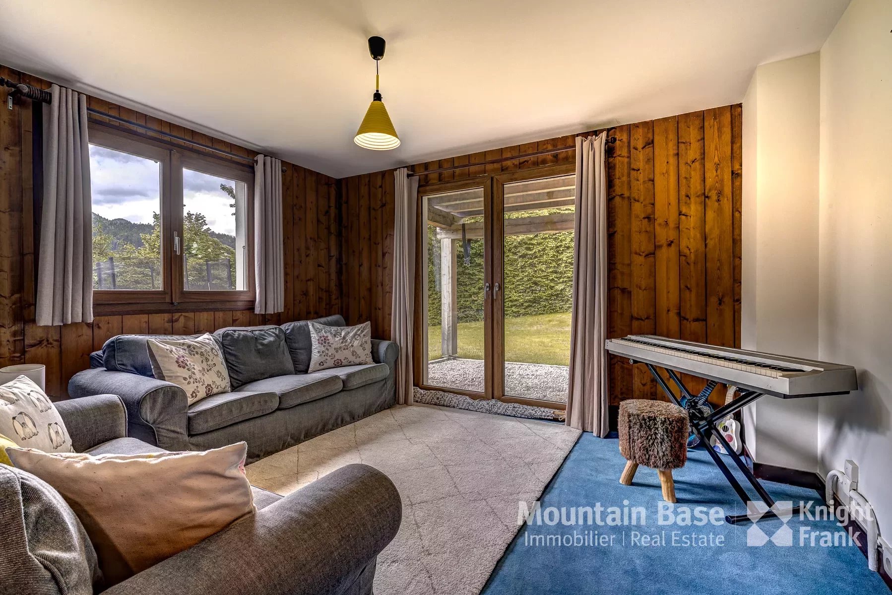 Photo of An extensively renovated chalet with 6 bedrooms and 4 bathrooms