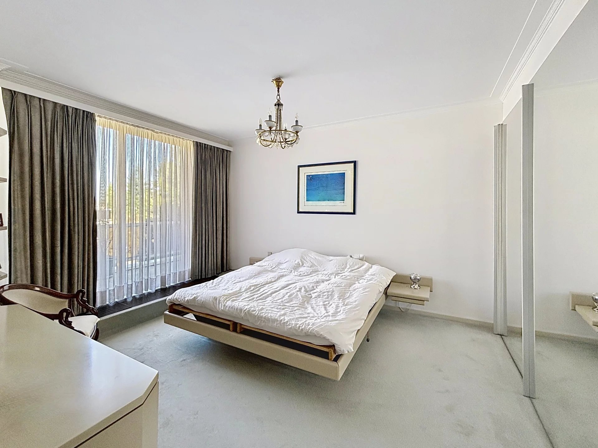 SOUS OFFRE - Bois de la Cambre - Appartement 3 chambres, terrasses, 2 garages