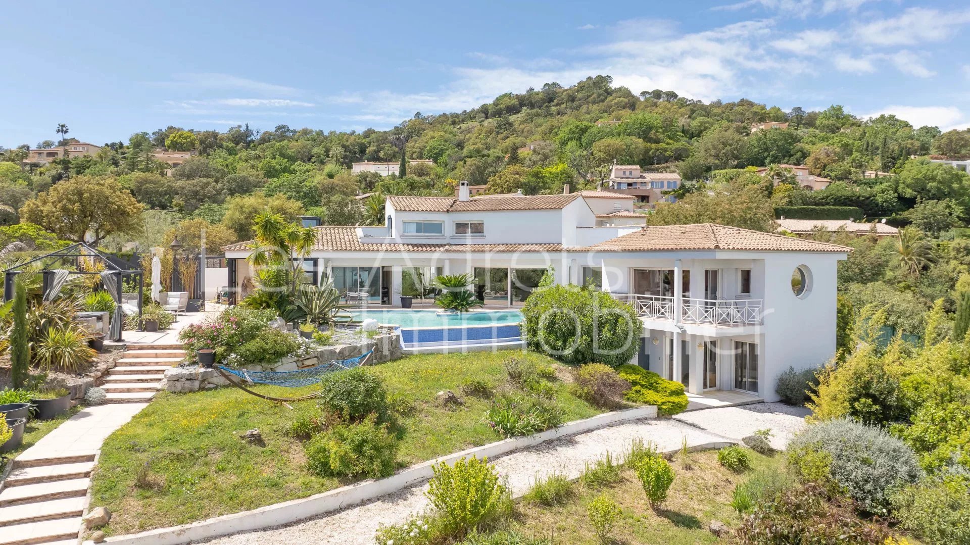 Agence immobilière de 