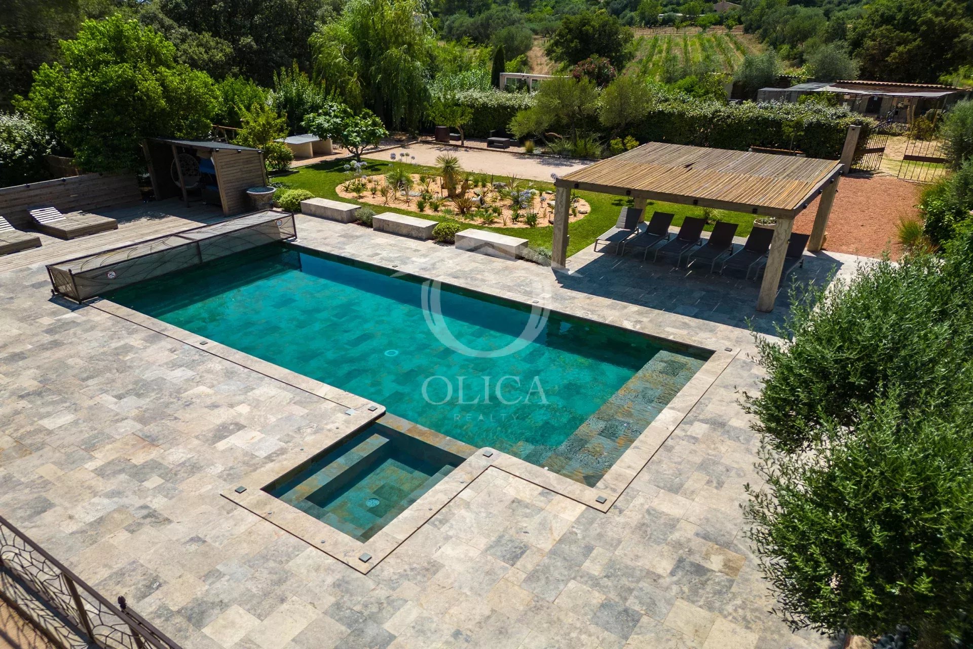 Agence immobilière de 