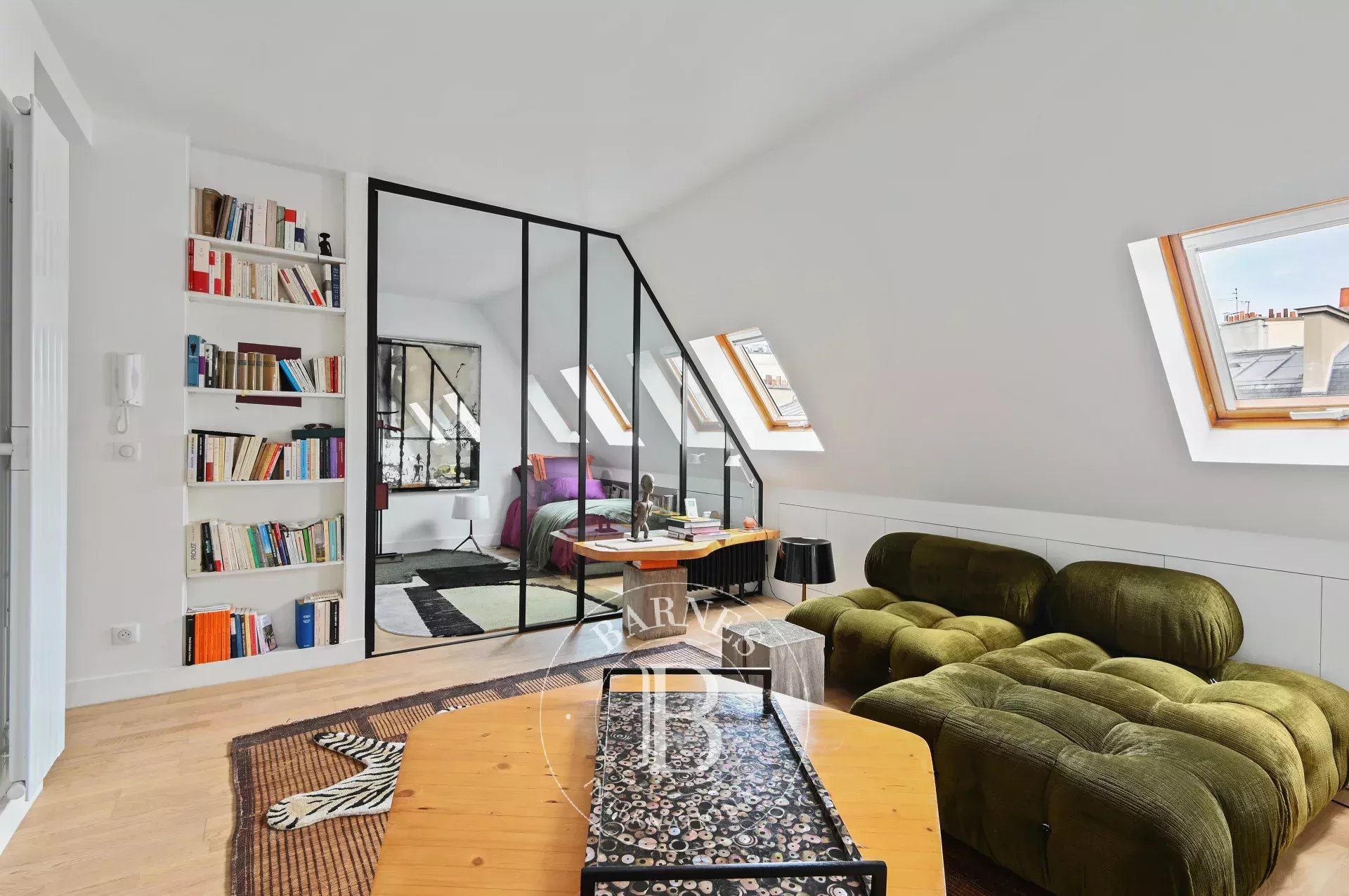 Sole agent - Paris 6 - Saint-Placide - top floor - elevator - luxury renovation