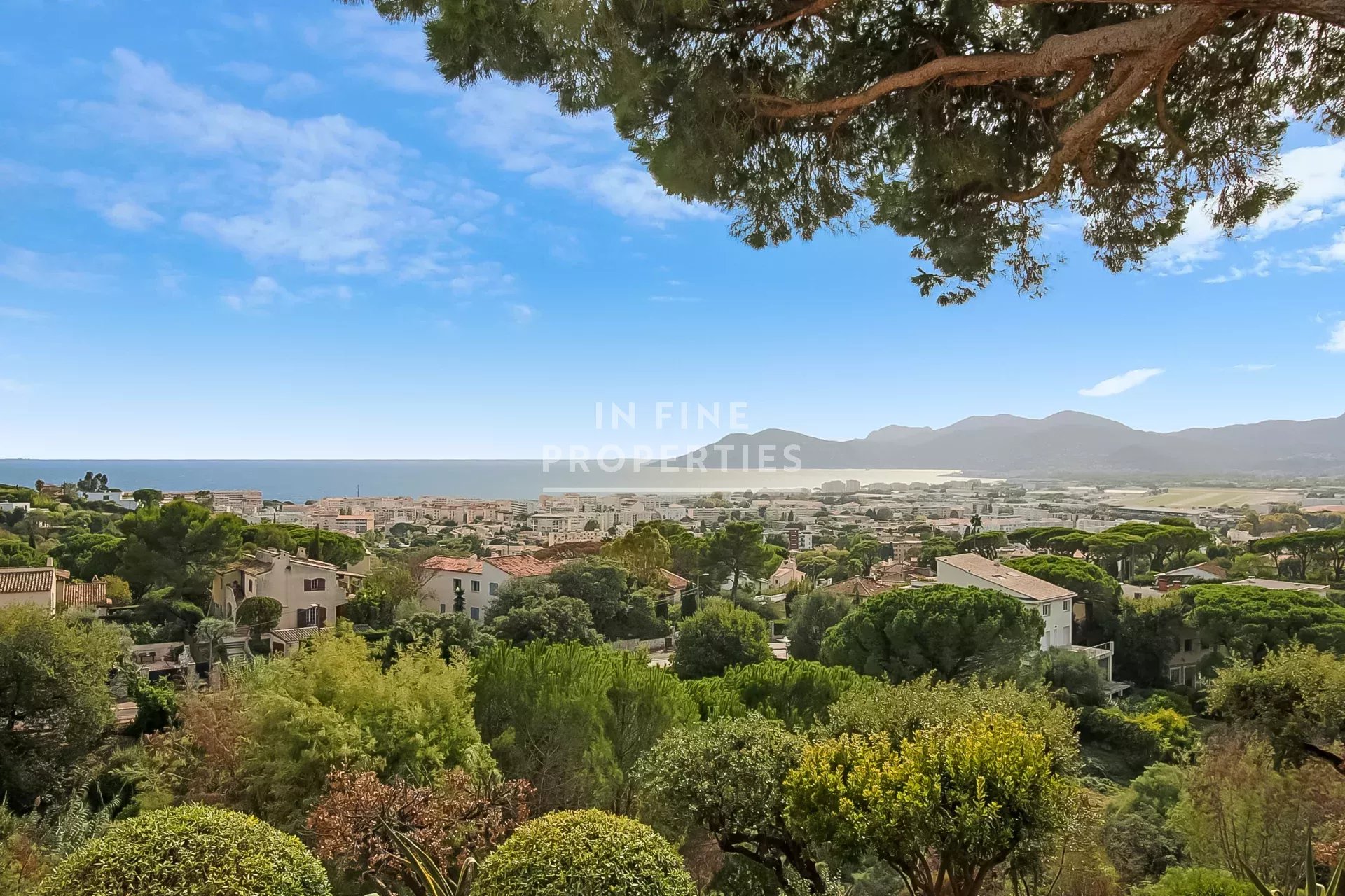 GRAND APPARTEMENT 3/4 P AVEC VUE MER – LE CANNET