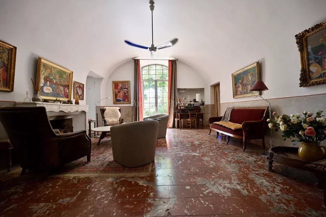 7 Bedroom Chateau's Image 13