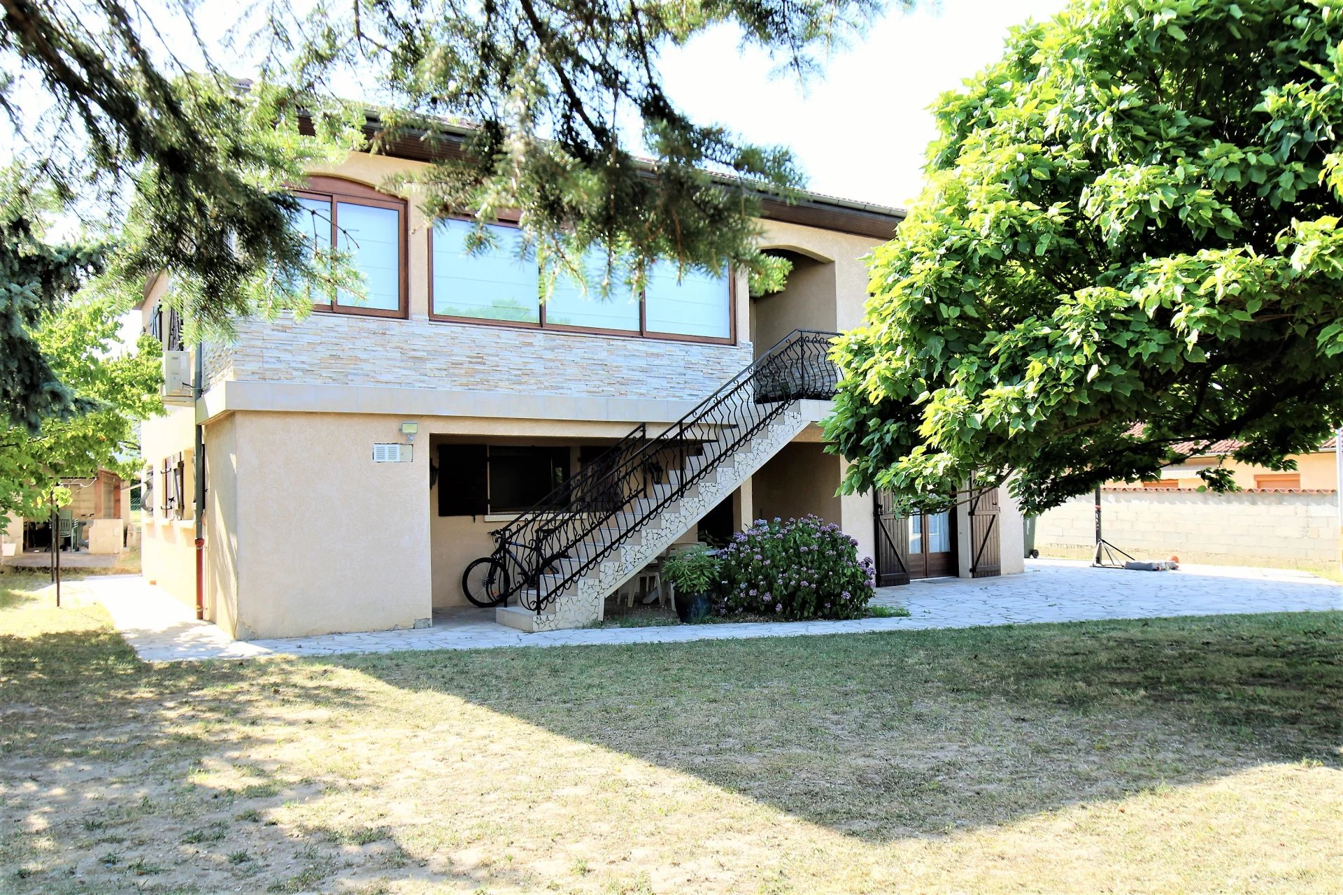 Agence immobilière de 