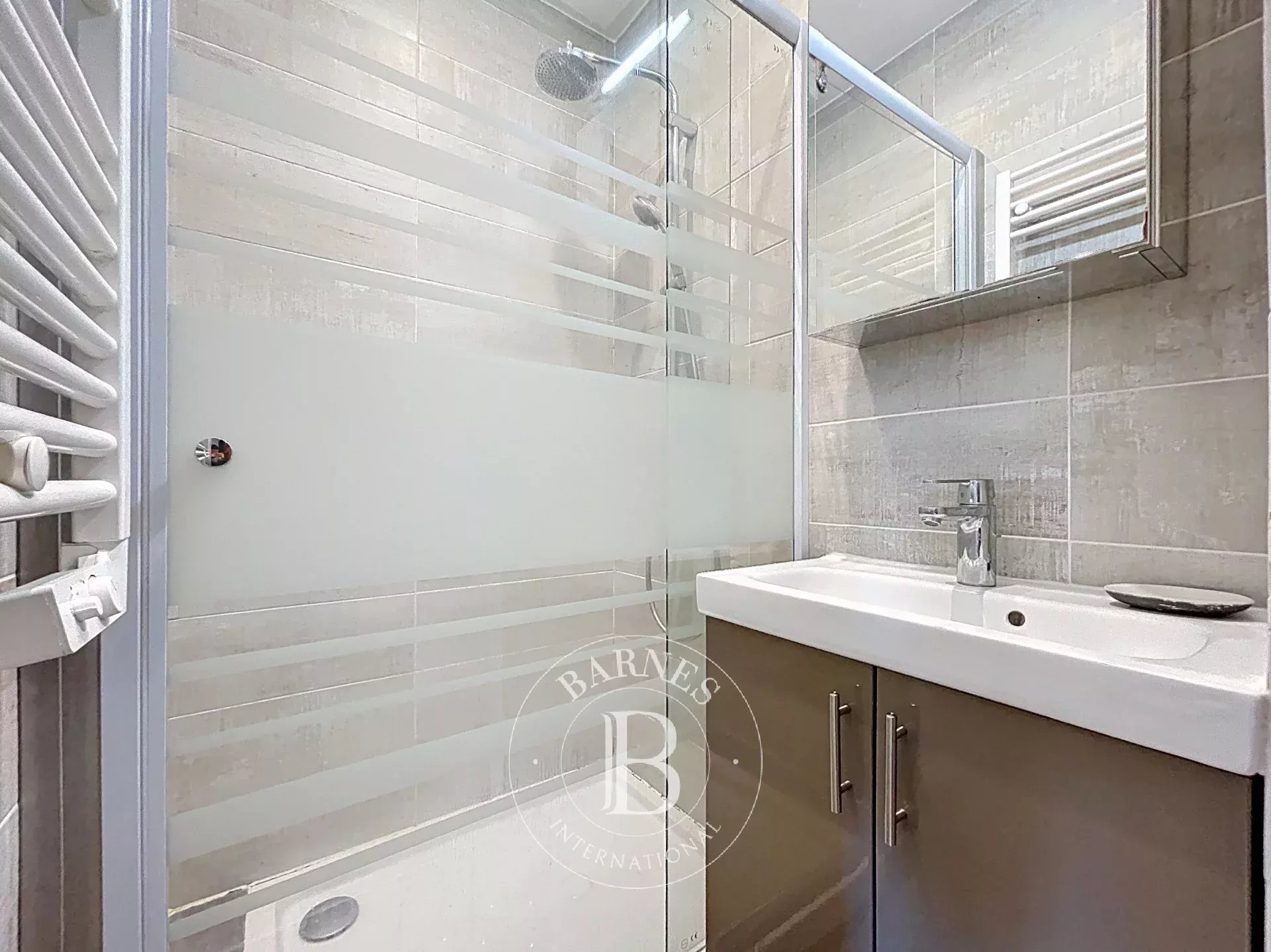 Daire Paris 10ème - picture 7