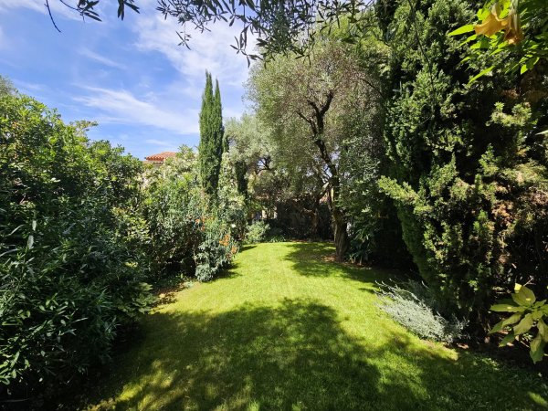 Beautiful cosy villa in prestigious private domain Antibes — photo 5