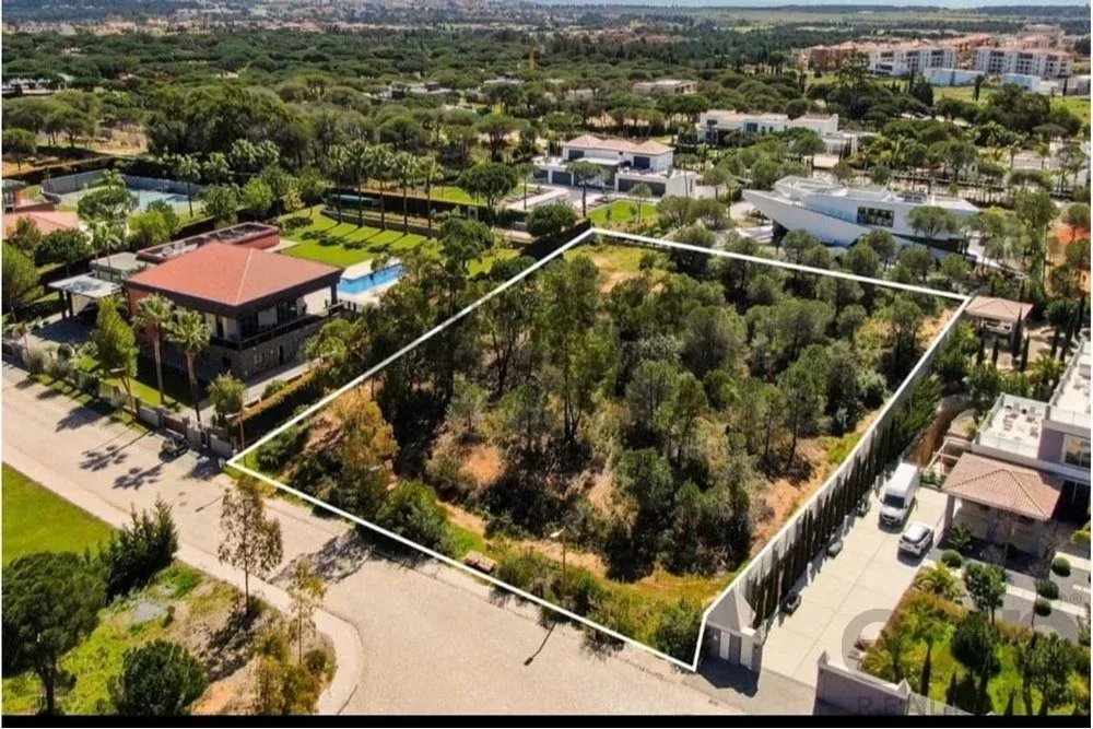 Terreno -Pinhal Velho-Vilamoura com projeto aprovado de uma luxuosa moradia