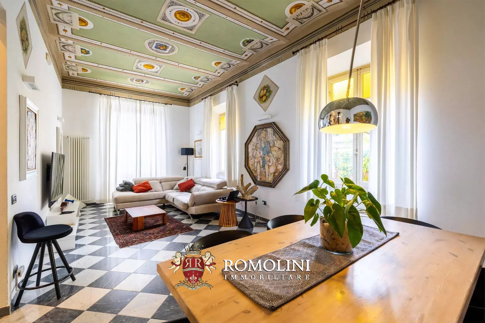 6 Bedroom Villa/Townhouse's Image 14