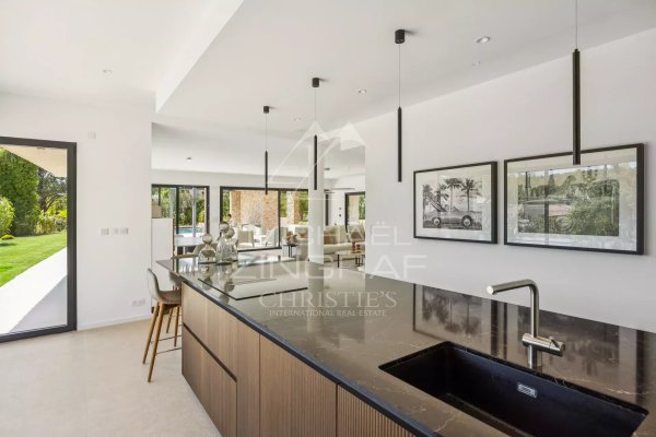 Luxury 4-Bedroom Villa for Sale in Fayence | Modern Family Estate — photo 6
