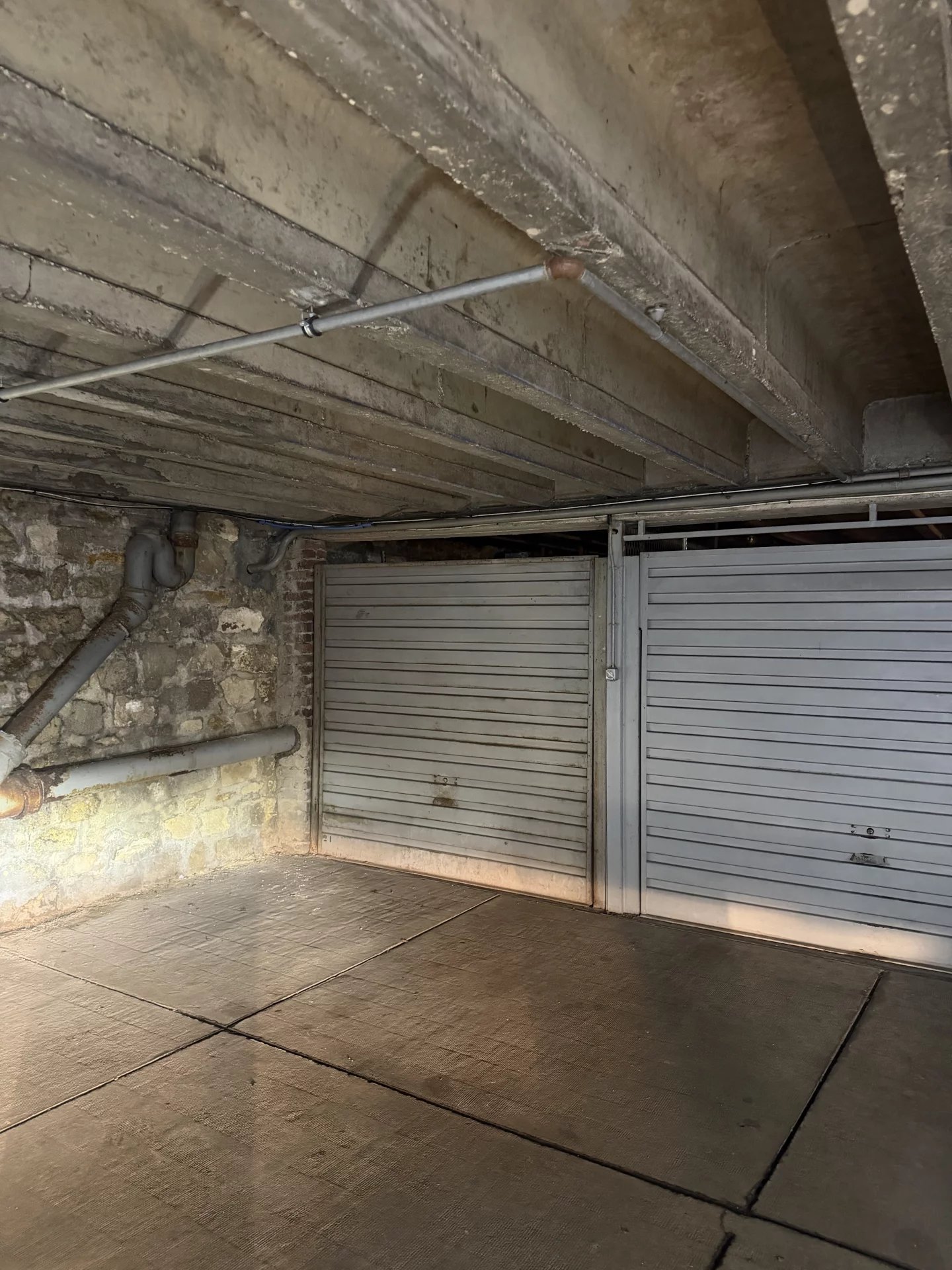 94410 Saint Maurice - Box fermé - Image 1