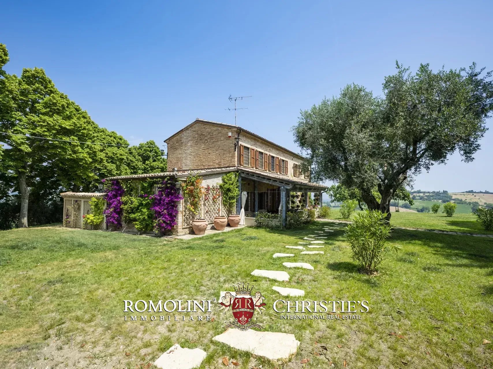 4 Bedroom Villa/Townhouse's Image 10
