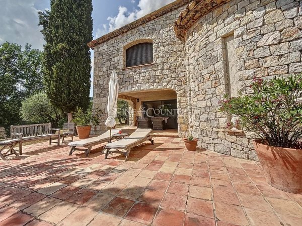 Stonevilla for sale in Fayence with swimming pool and great views — photo 5