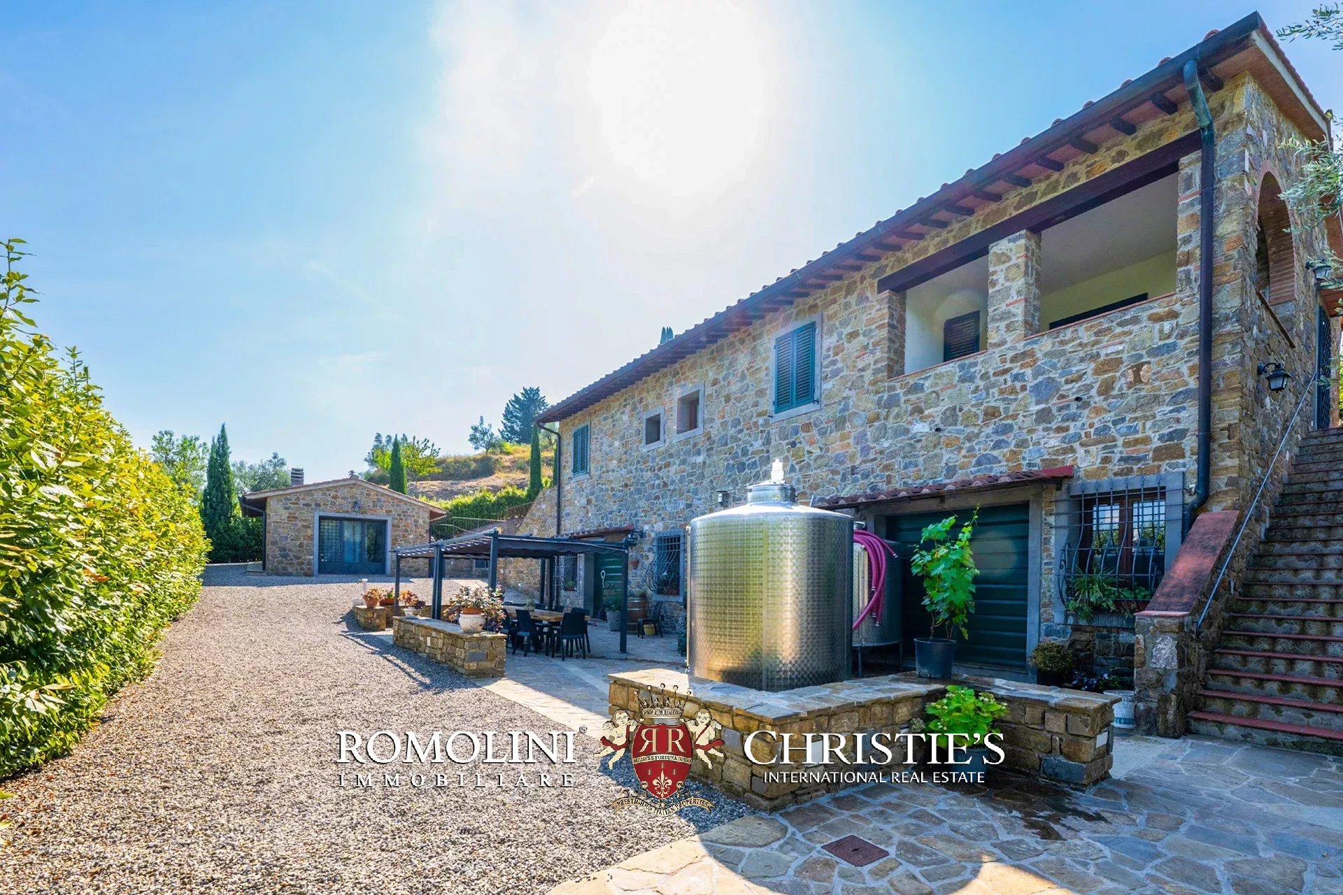 3 Bedroom Vineyard's Image 4