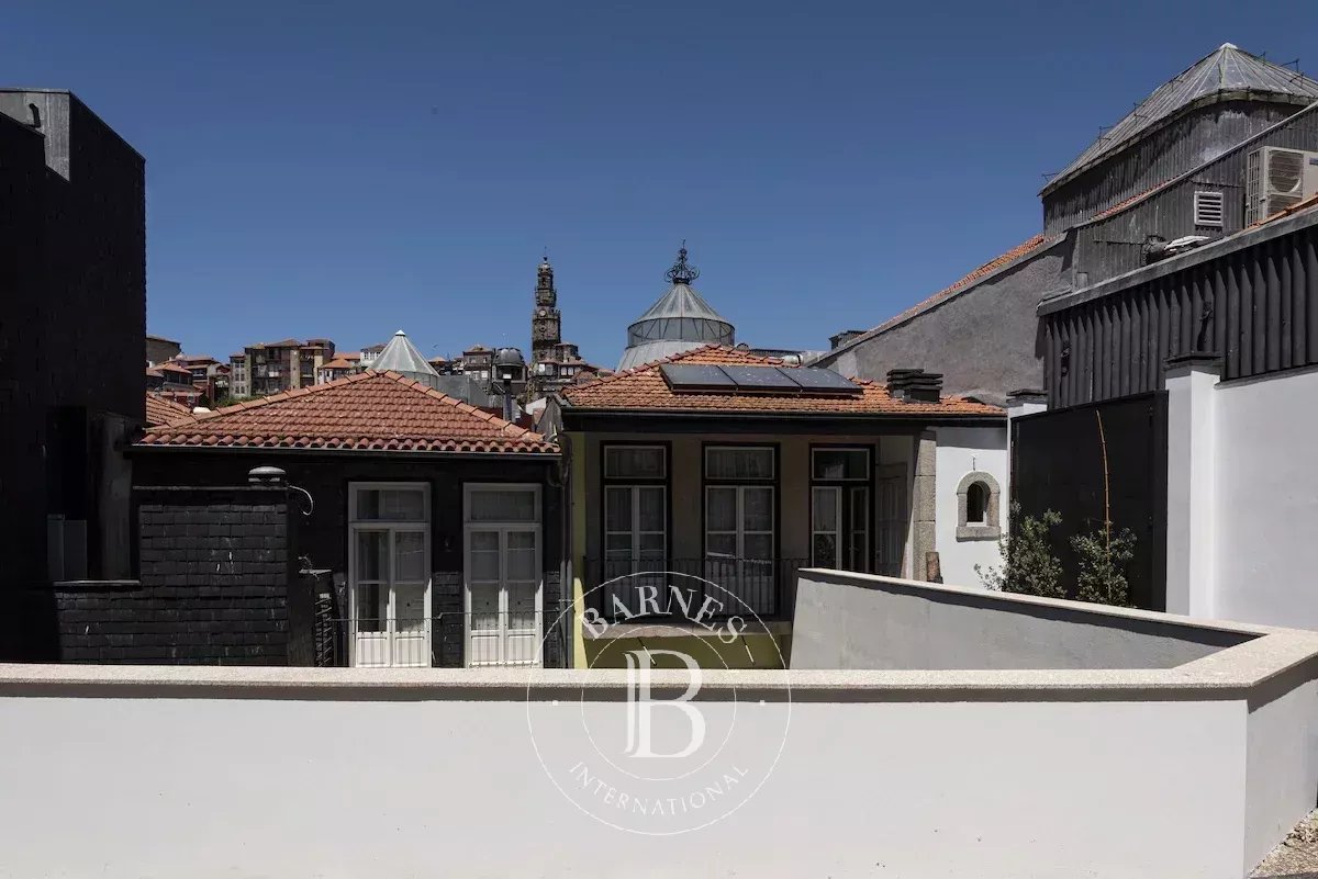 Porto Low-Rise Building