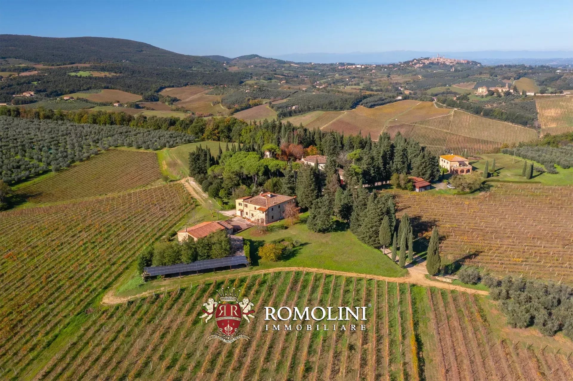 35 Bedroom Vineyard's Image 7