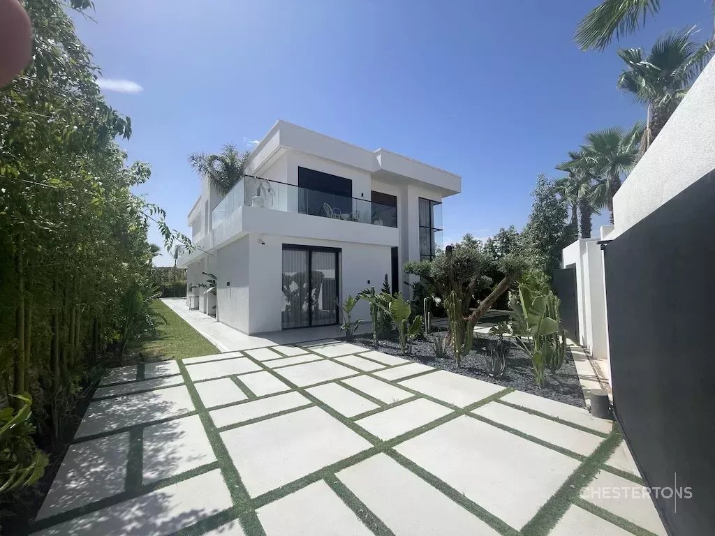 Image of Villa - 5 Bedrooms for Sale in Marrakech-Ménara-Marrakech-Morocco, Image 3