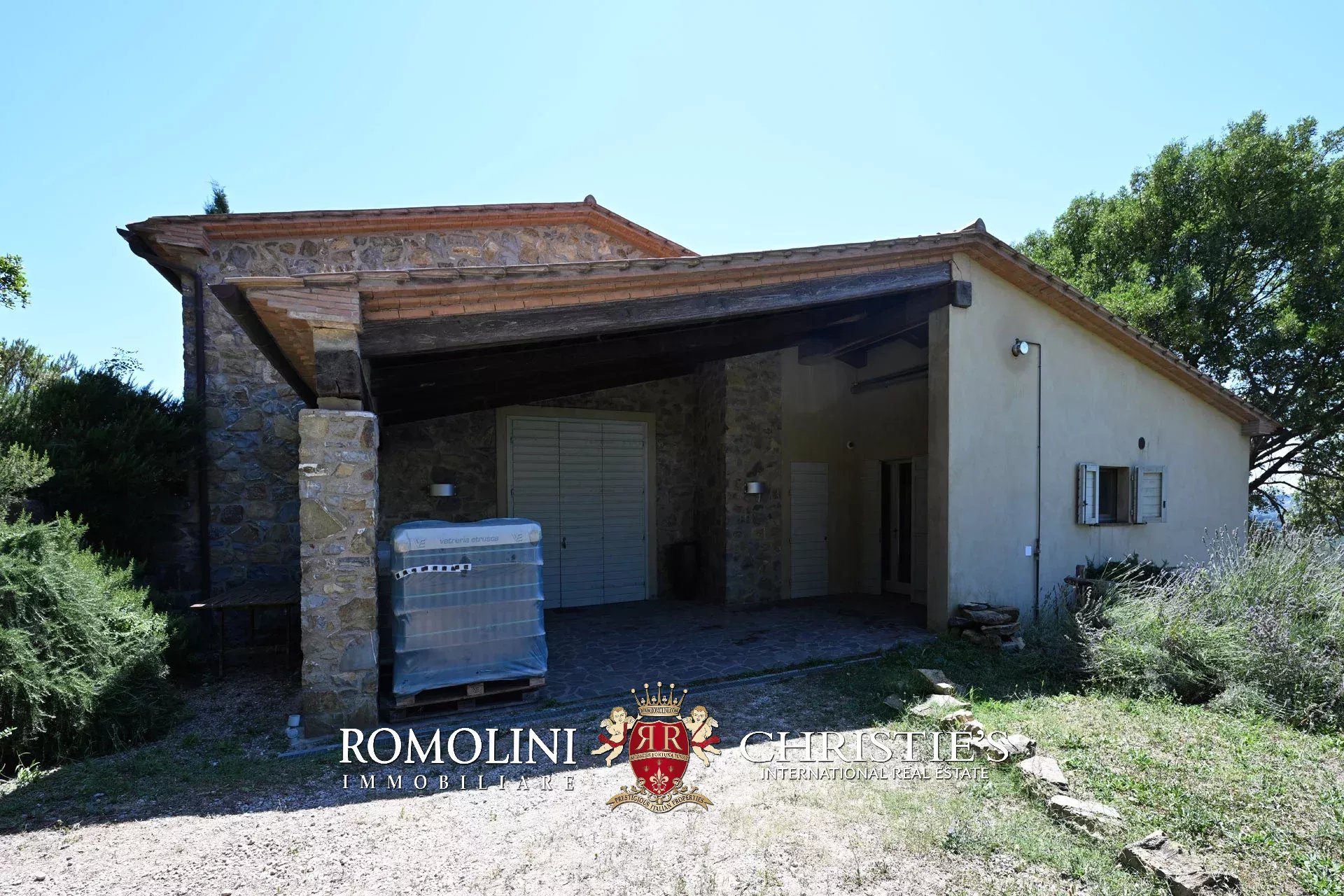 6 Bedroom Vineyard's Image 28