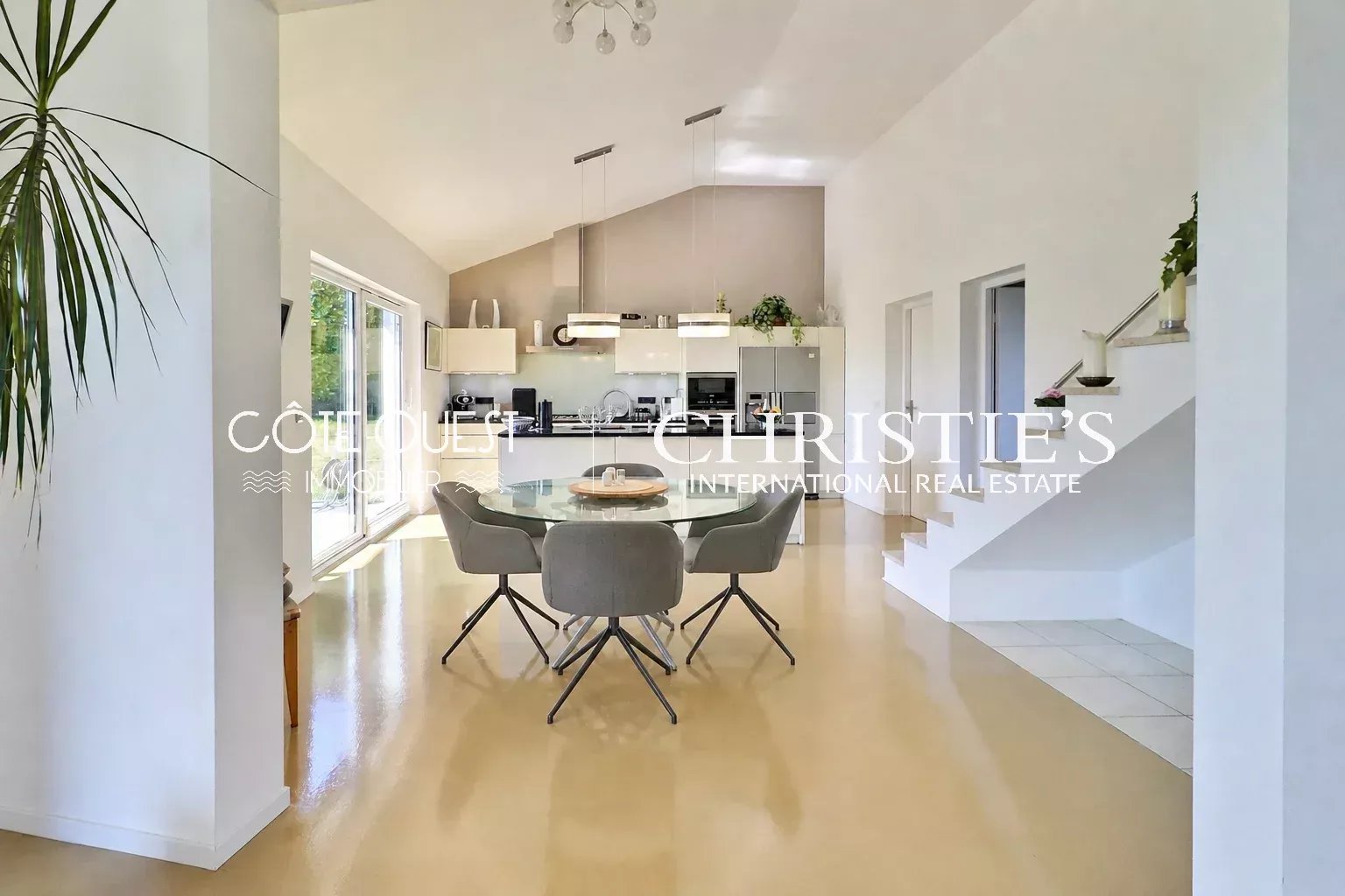 3 Bedroom Villa/Townhouse's Image 8
