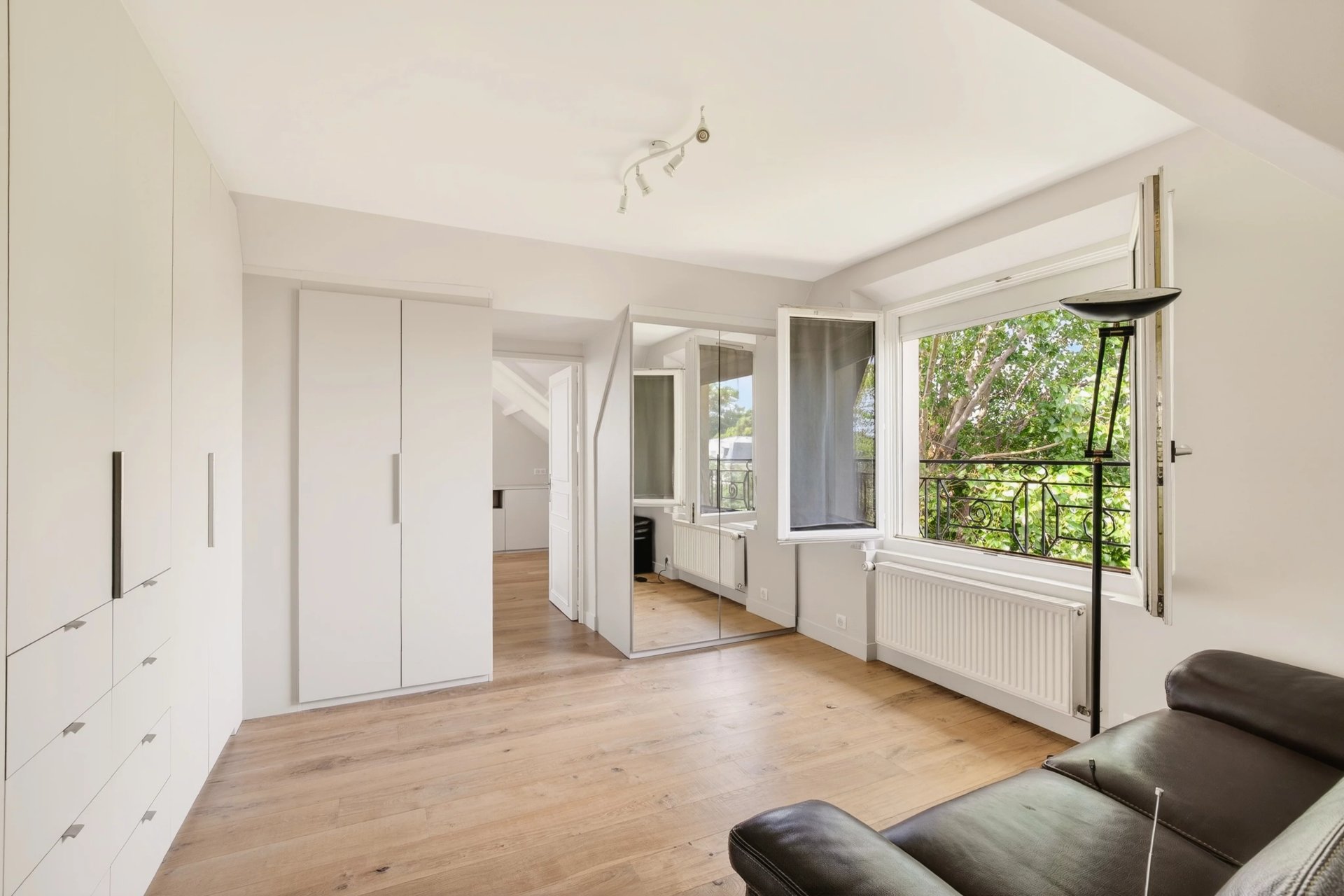 6 Bedroom Villa/Townhouse's Image 9