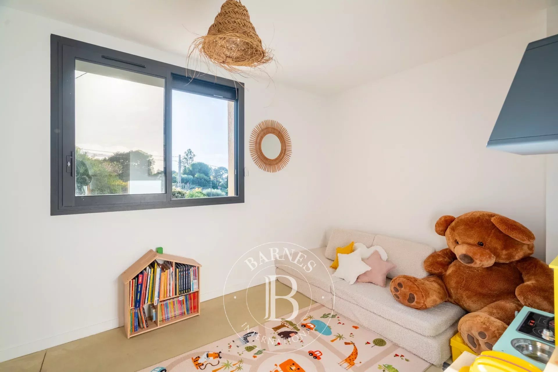 Ev Cassis - picture 7