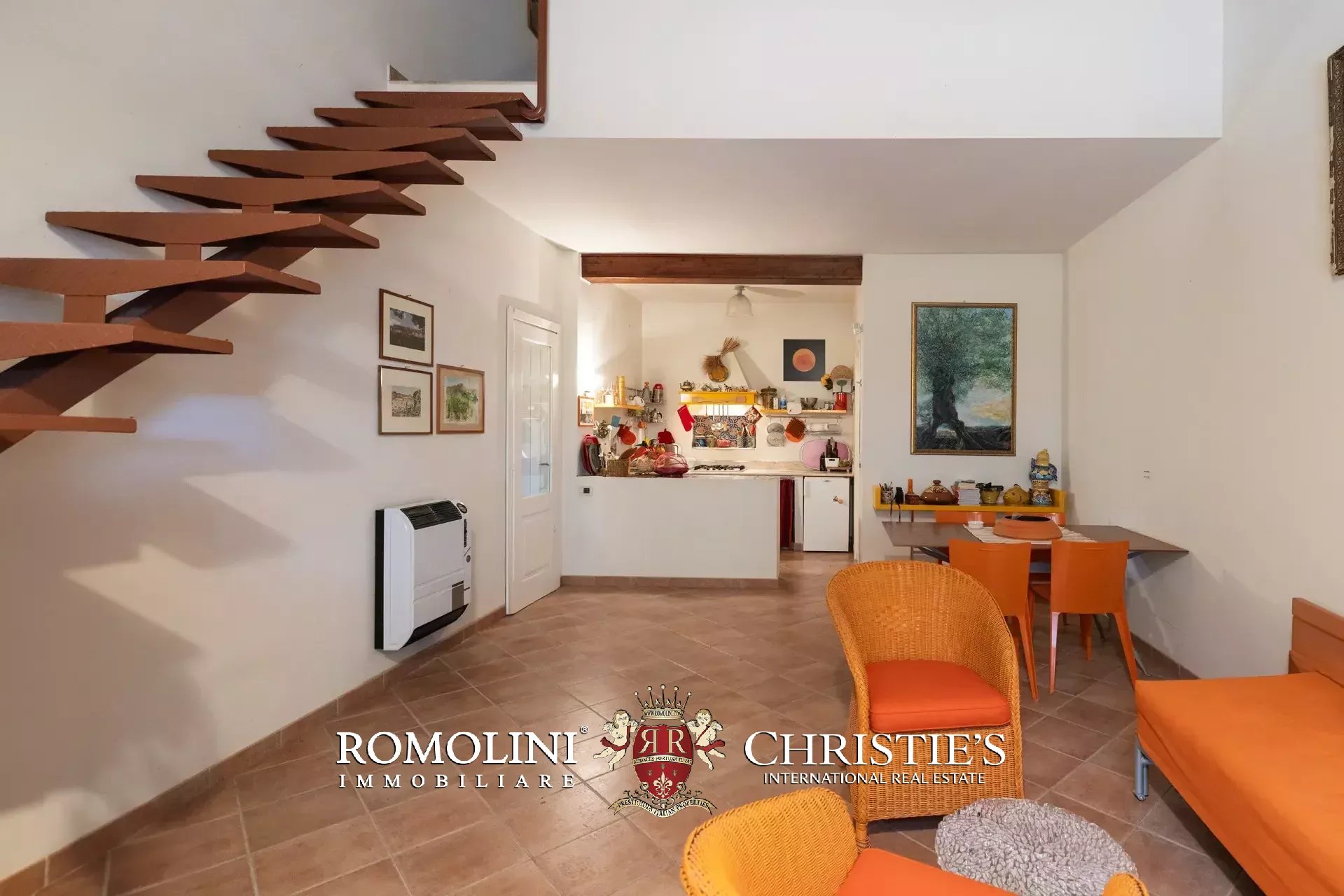 8 Bedroom Villa/Townhouse's Image 25