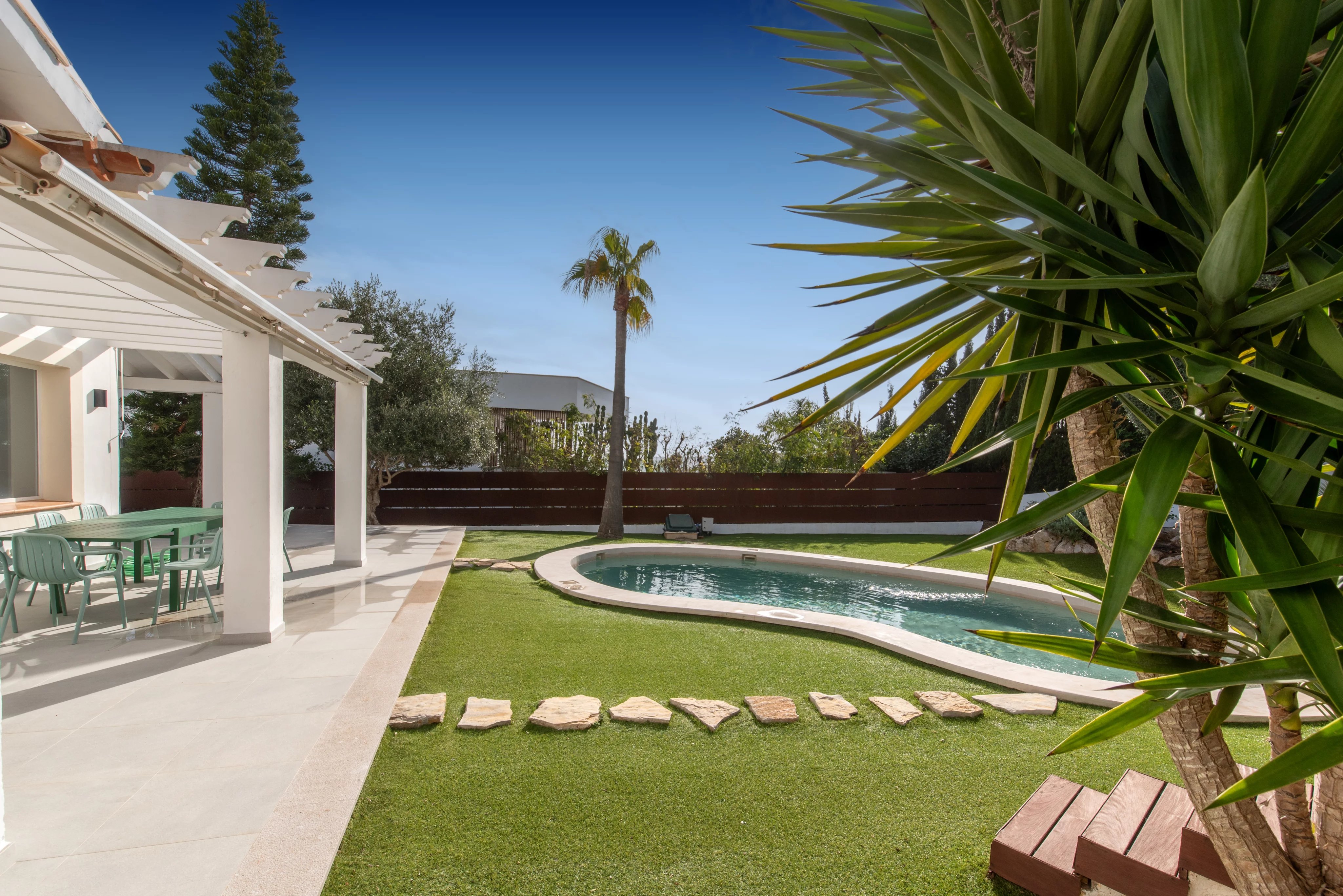 Charming villa in good residential area