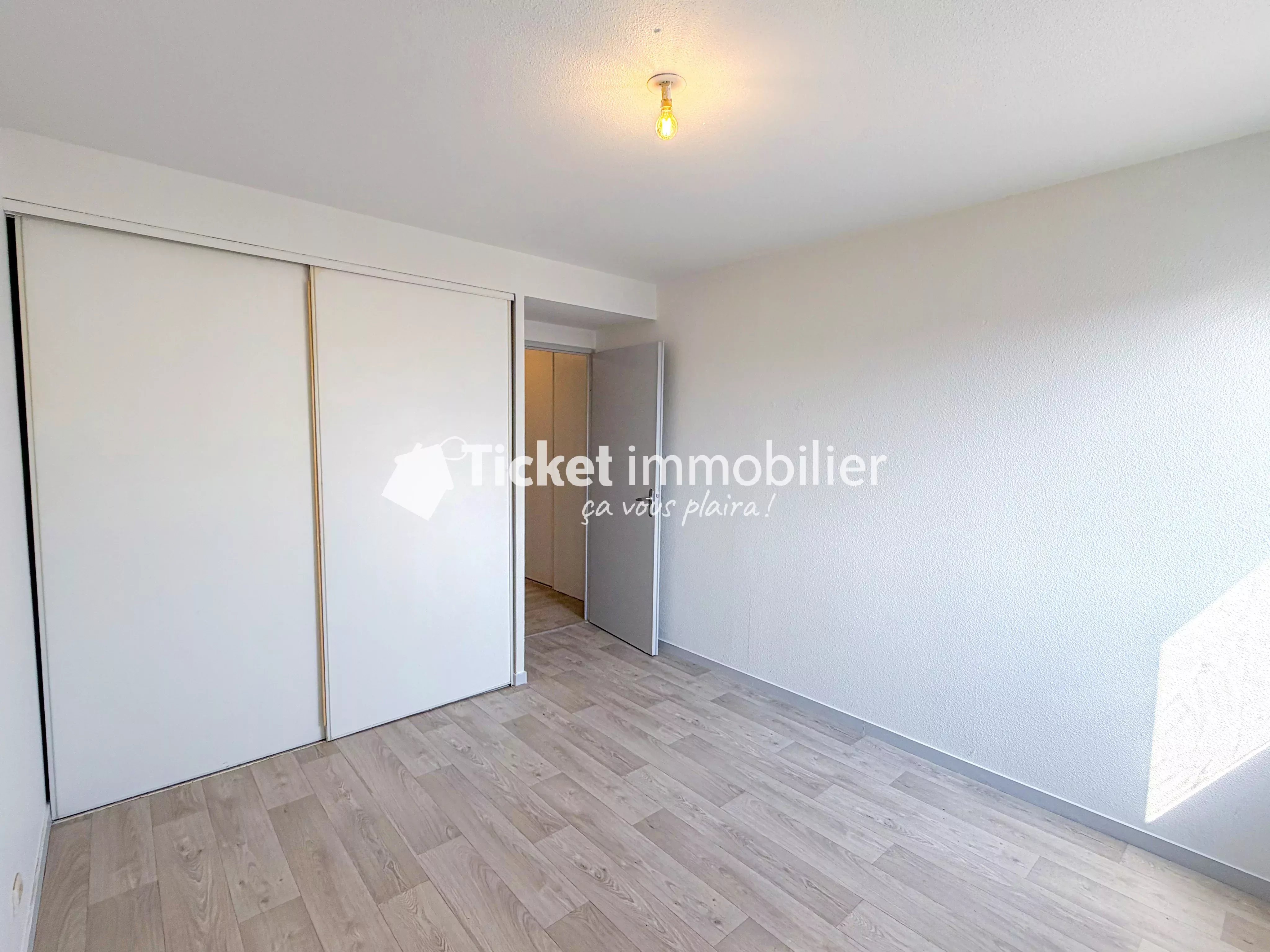 APPARTEMENT T2 50m2 TARBES AVEC BALCON, PLACE DE PARKING ETC ... — photo 9