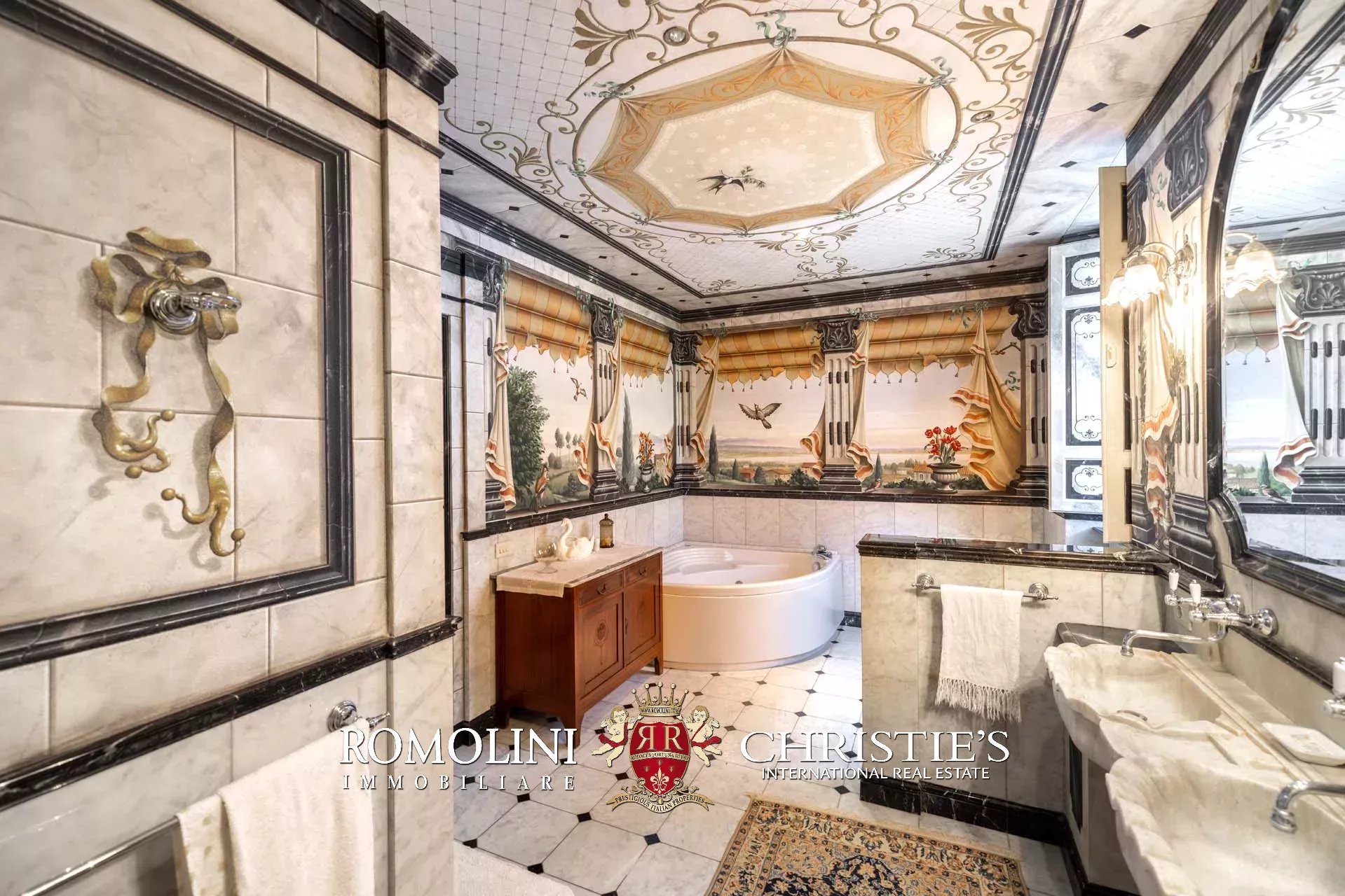 6 Bedroom Villa/Townhouse's Image 65