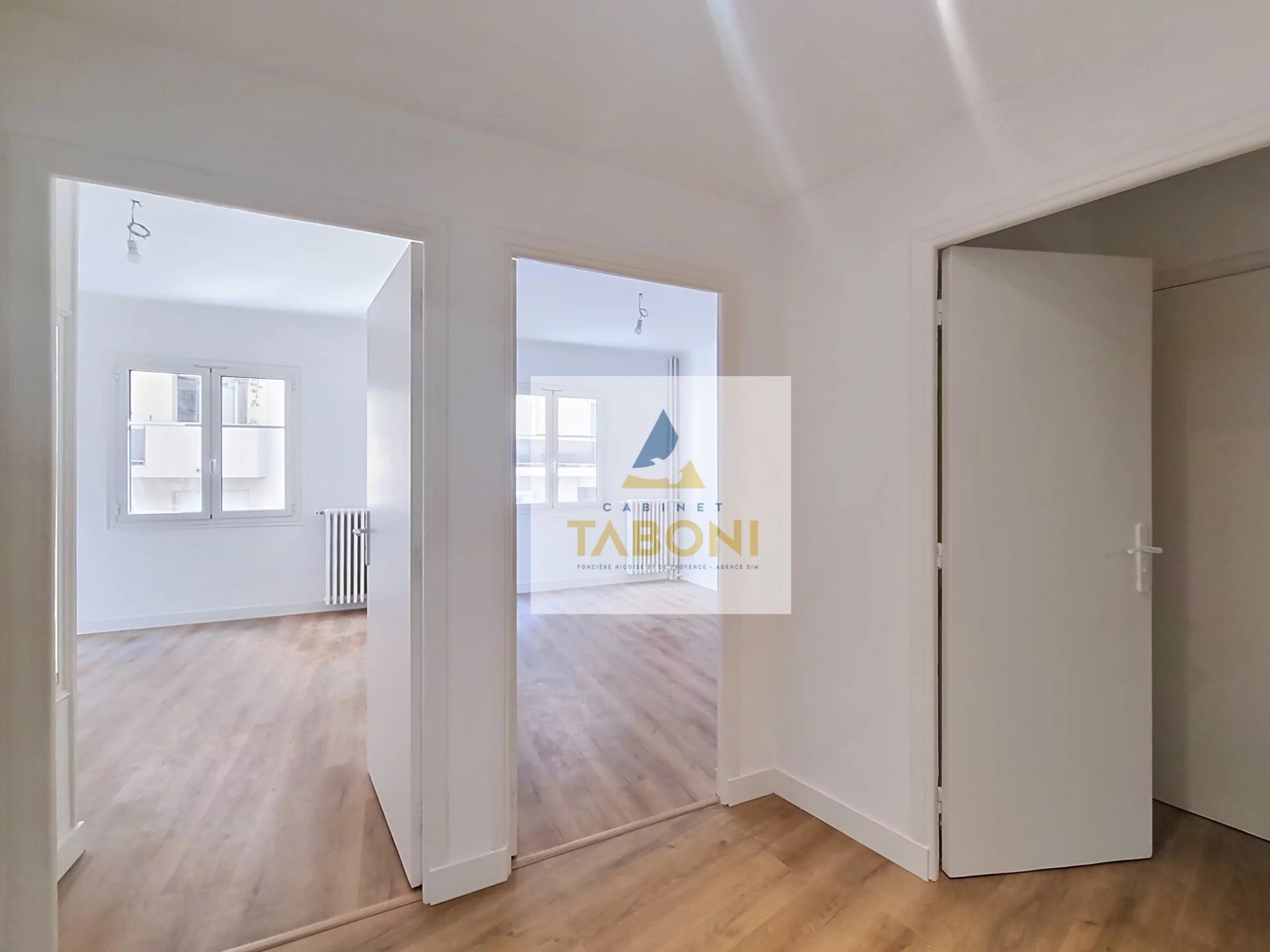 2 PIECES + CAVE / GAMBETTA