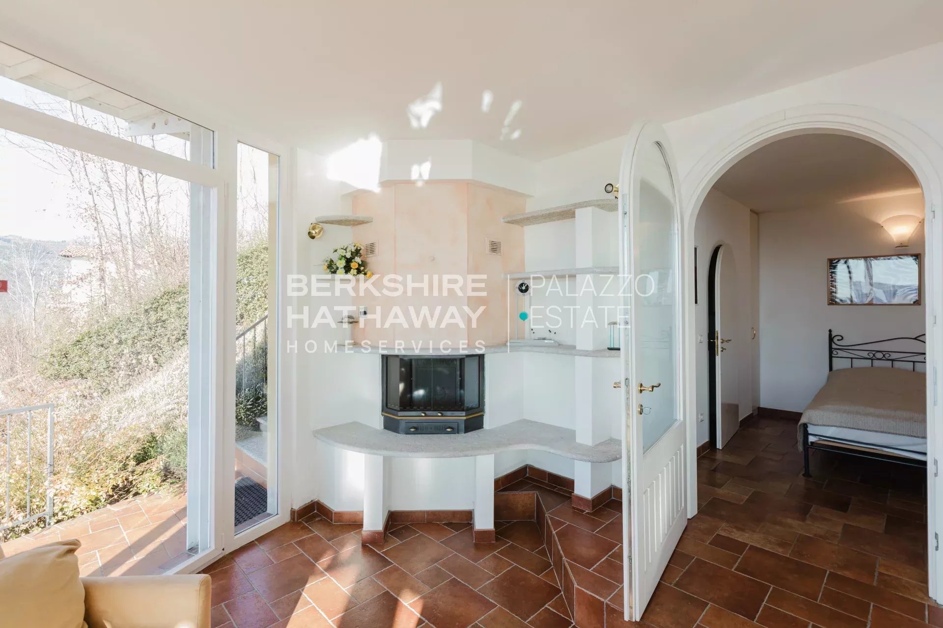 Villa moderna di lusso con vista panoramica sul Lago Maggiore e sulle Alpi