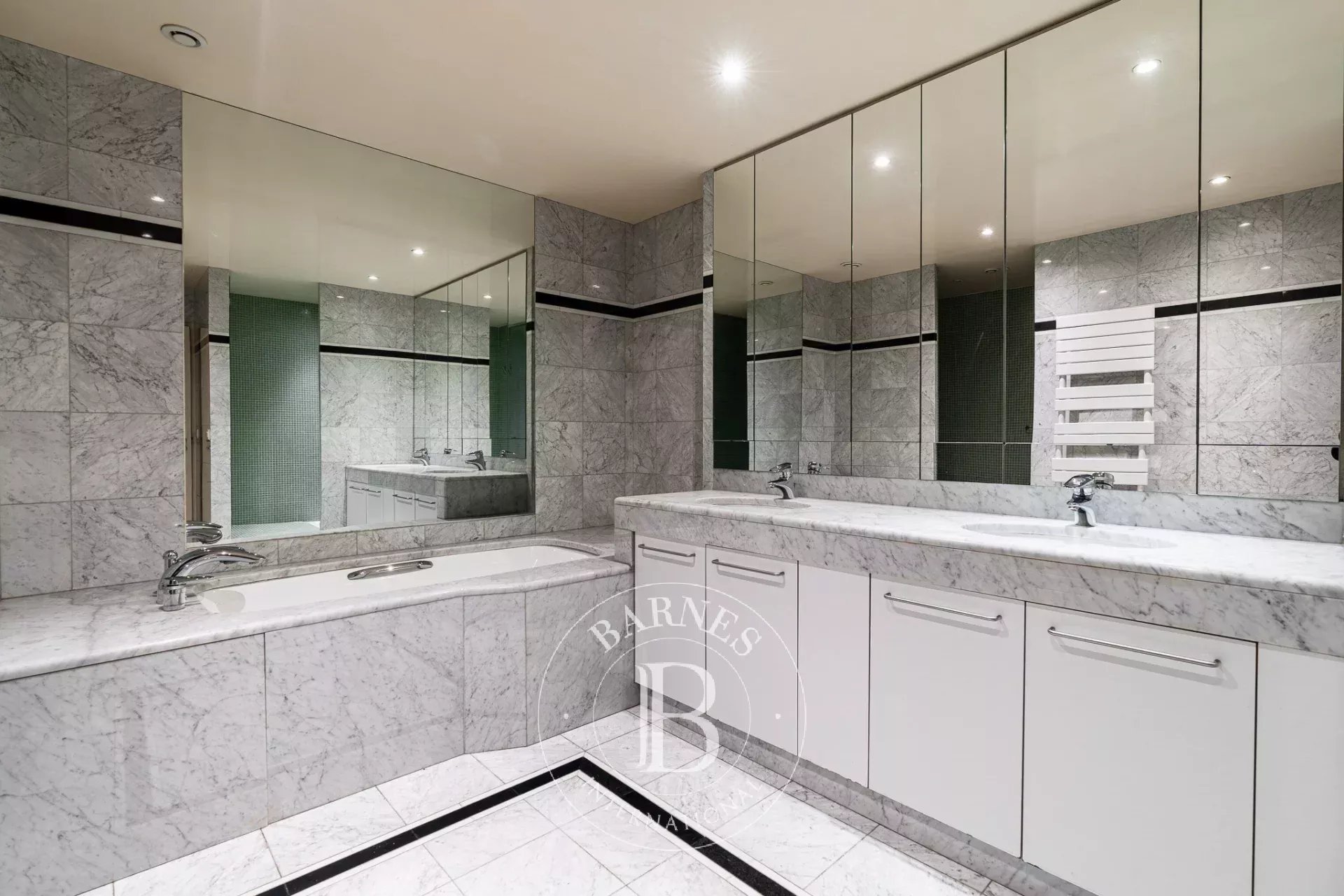 Paris  - Apartment 3 Bedrooms - picture 13
