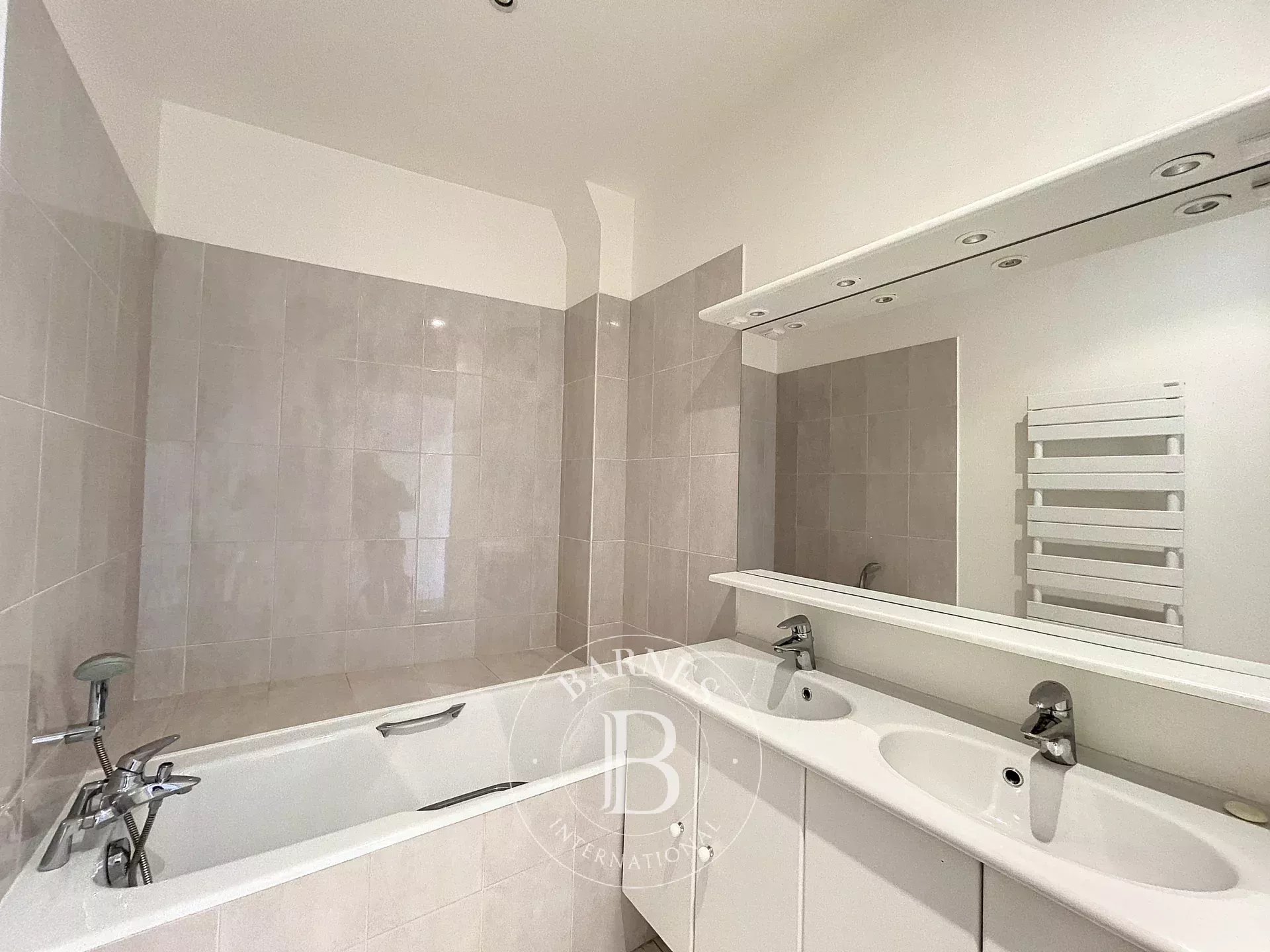 Daire Paris 9ème - picture 13