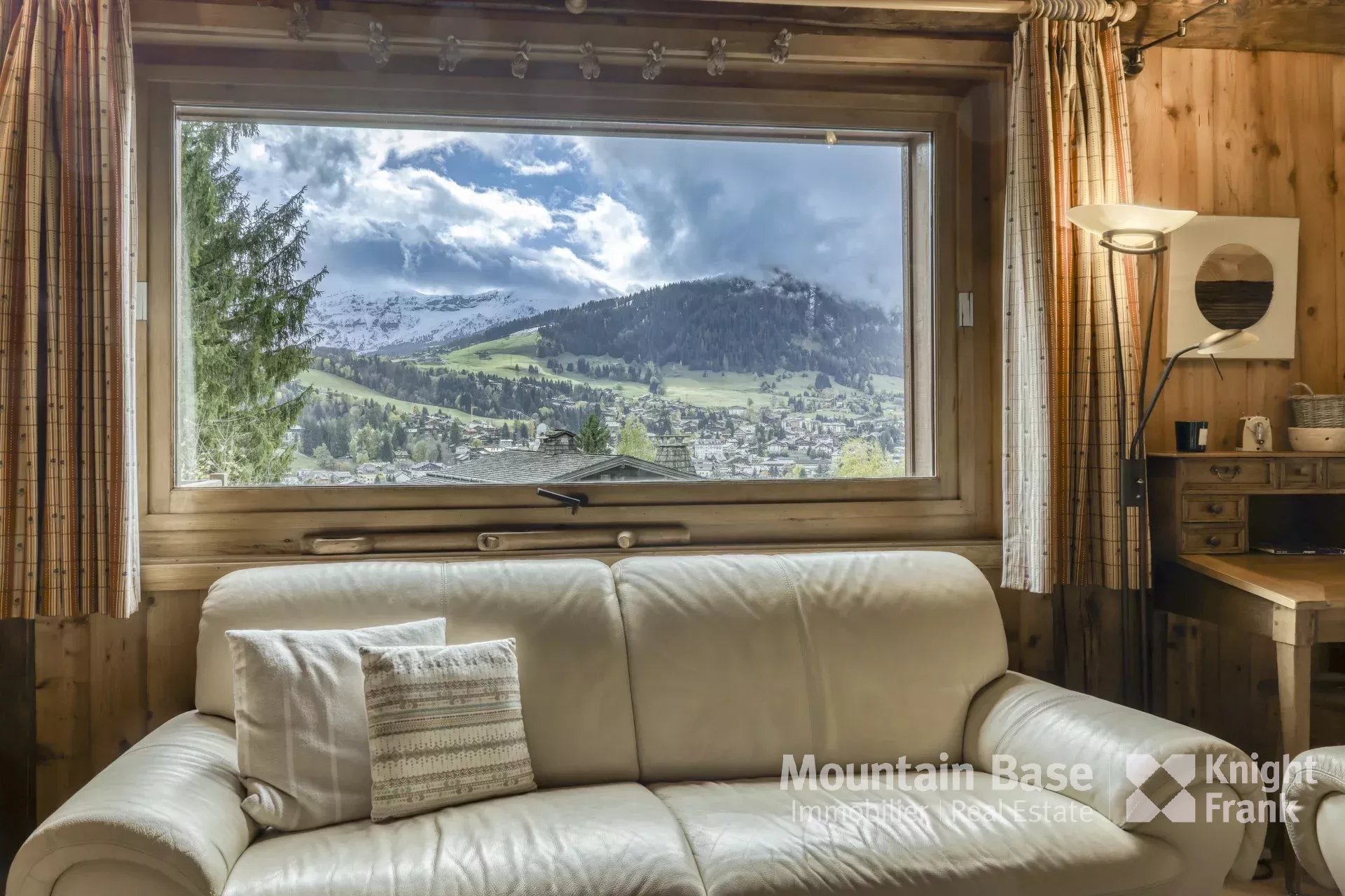 Photo of A beautiful, traditional 4-bedroom family chalet in Jaillet, Megève