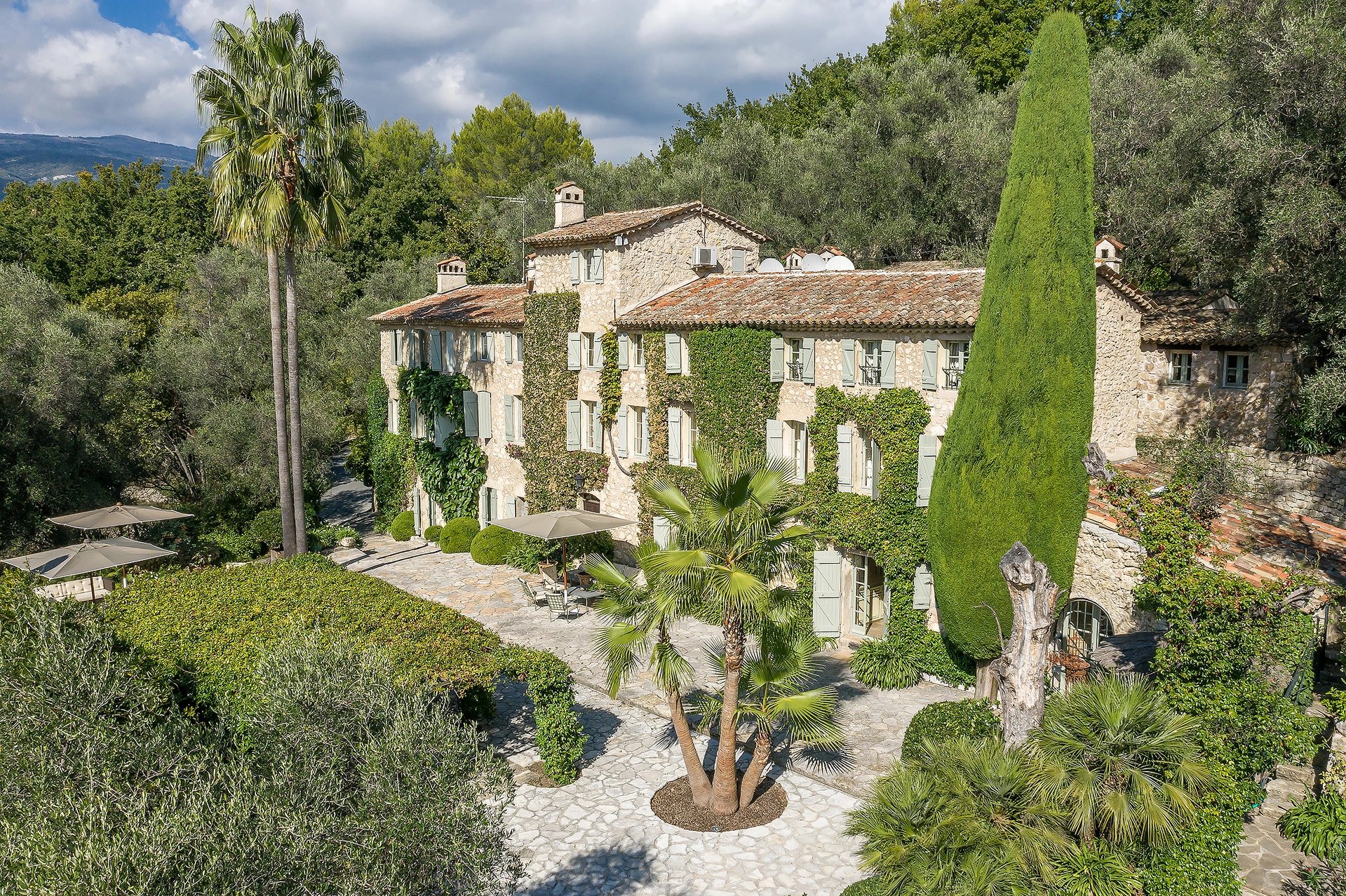 Authentic provençal property