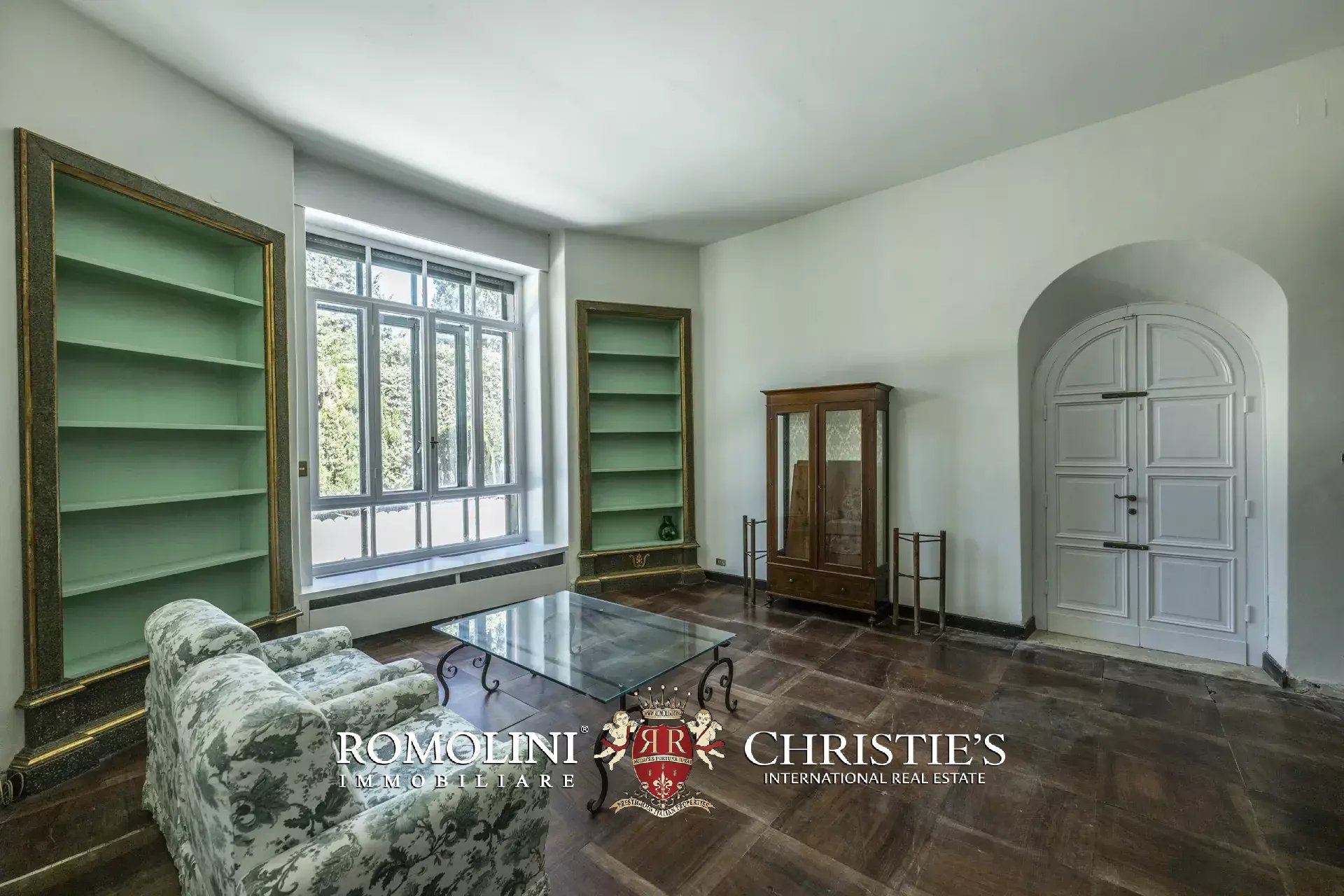 8 Bedroom Villa/Townhouse's Image 38