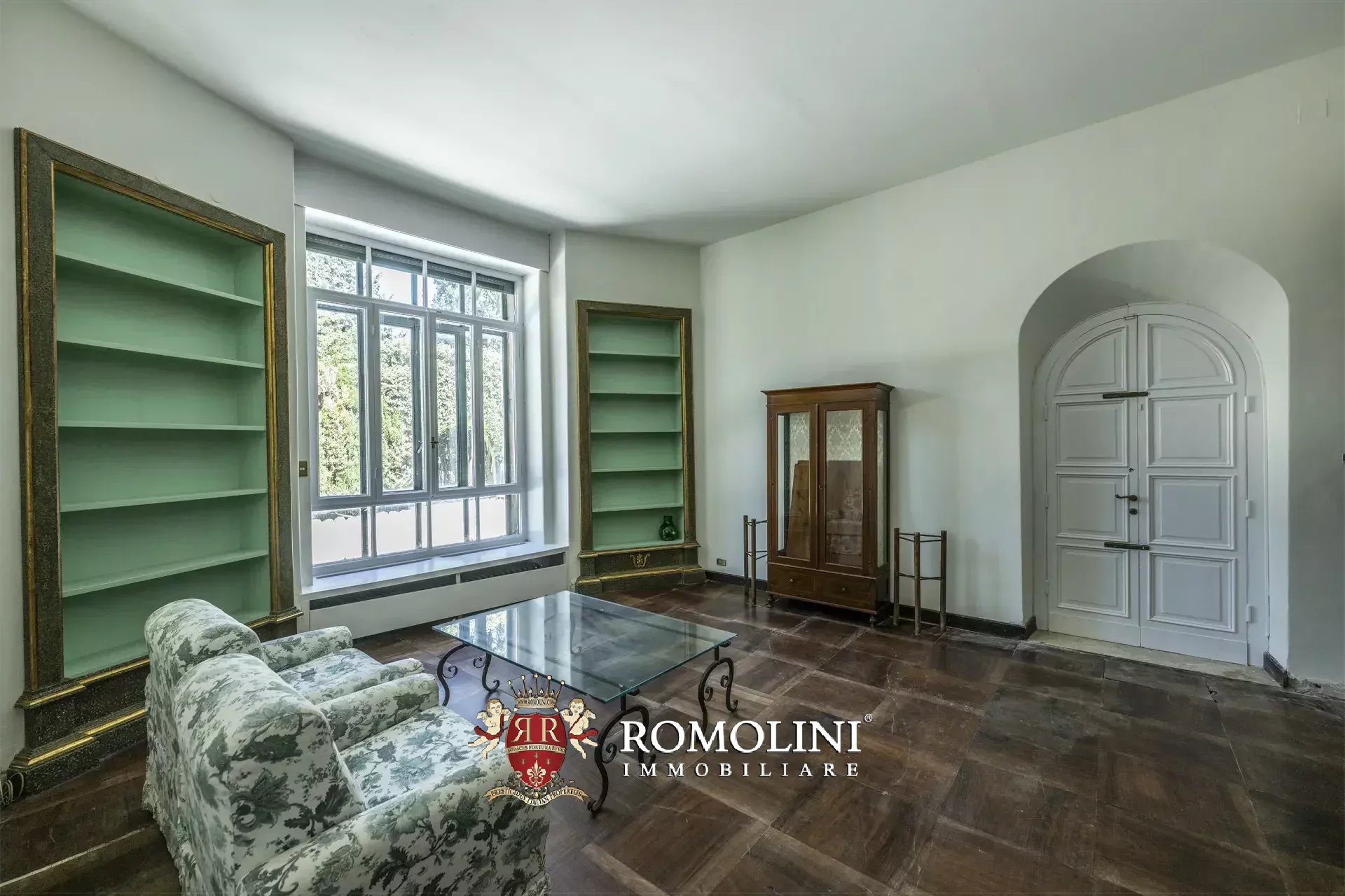 8 Bedroom Villa/Townhouse's Image 38
