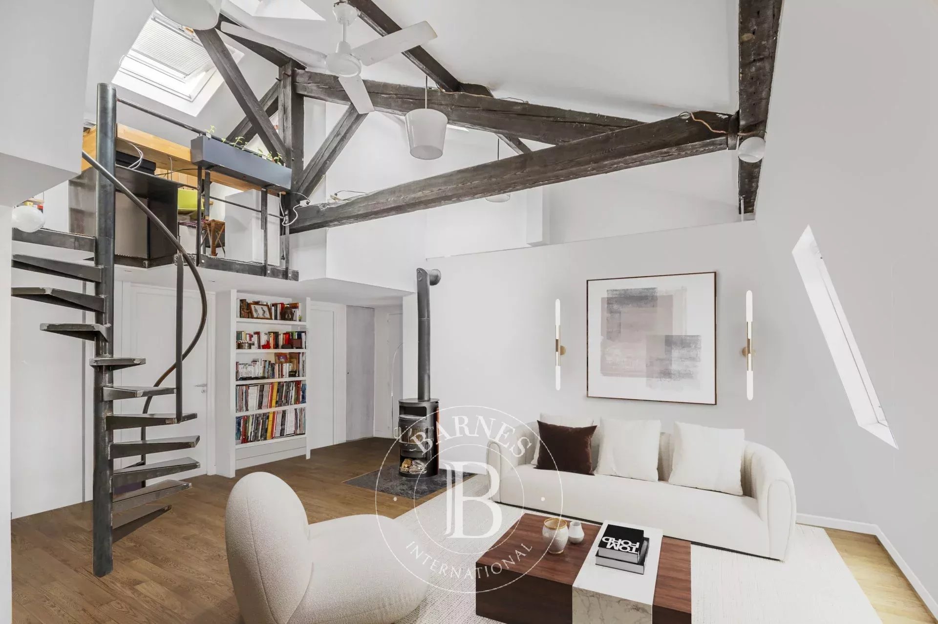 Sole agent - Neuilly-Mairie - Loft-style Workshop apartment