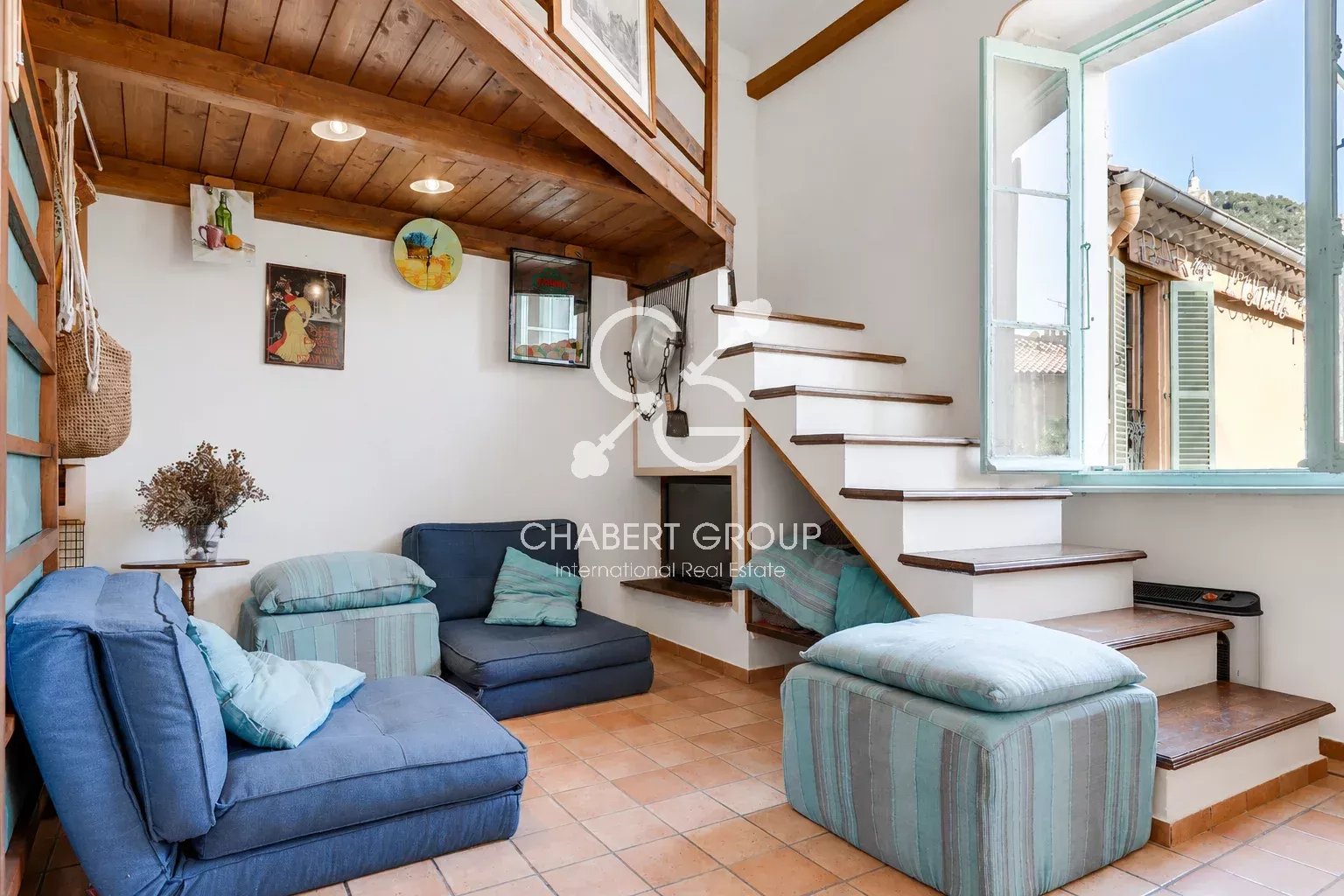 EXCLUSIVITE - VILLEFRANCHE-SUR-MER VIEILLE VILLE STUDIO AVEC MEZZANINE 45 M² - Photo 3
