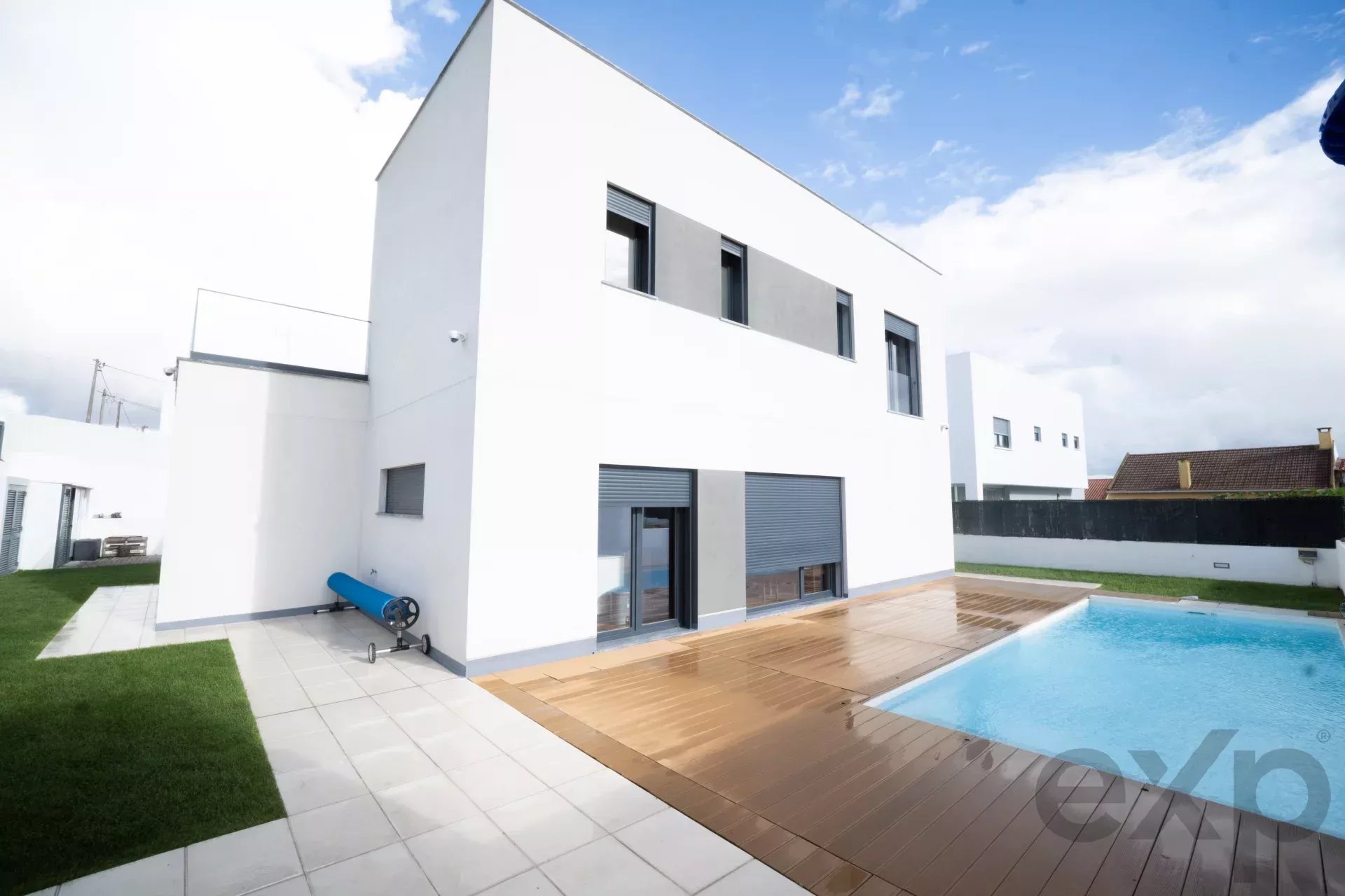 Excellent new 4-bedroom villa with pool 86417771 image 2
