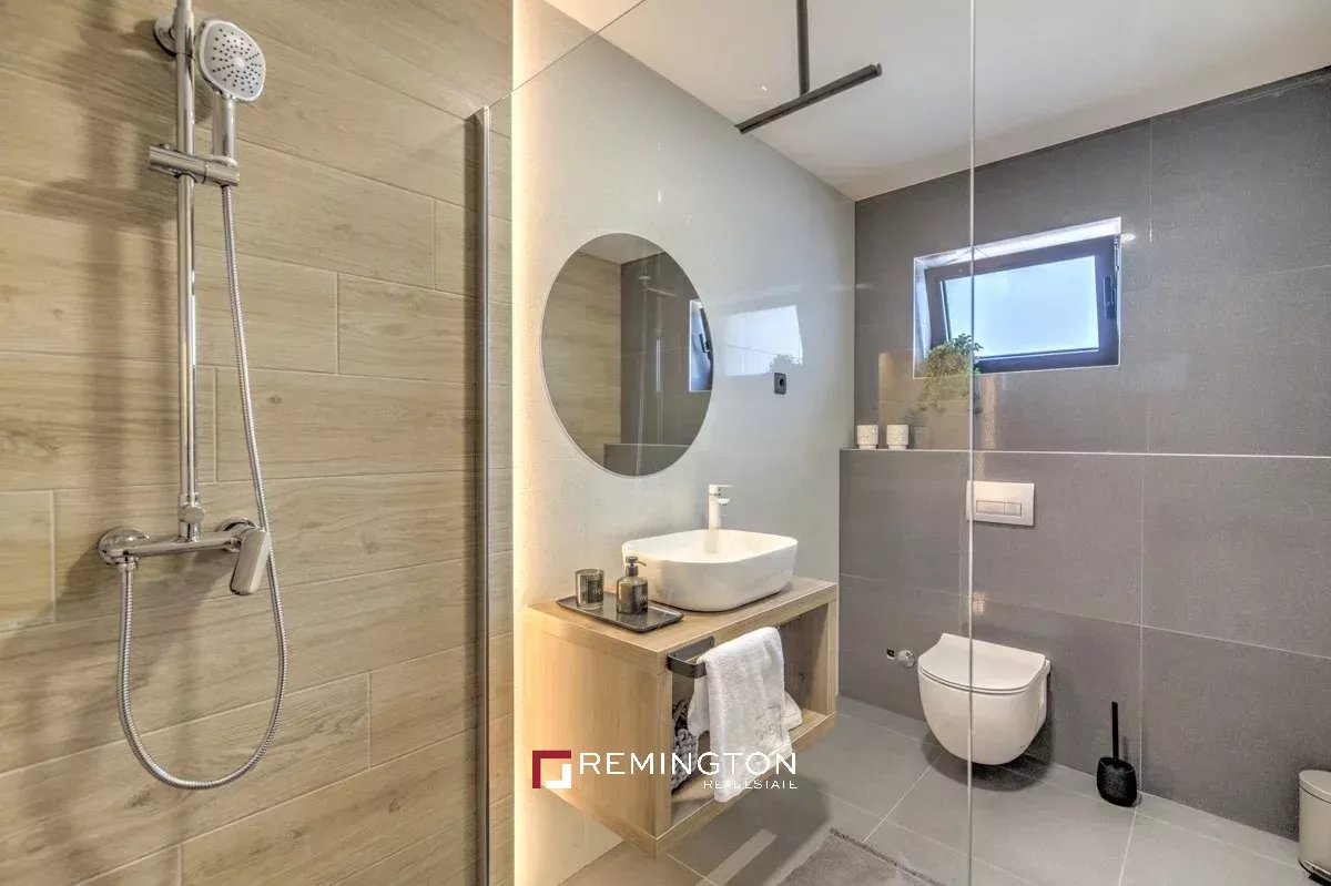 4 Bedroom Villa/Townhouse's Image 10