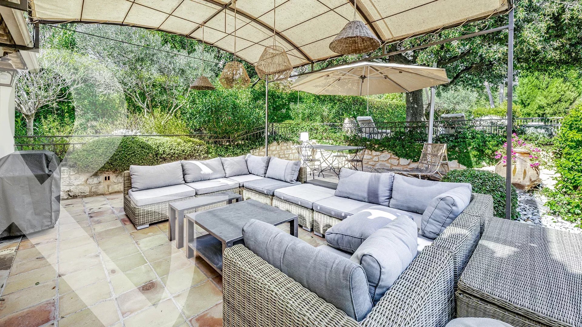 MAGNIFIQUE VUE SUR LES BAUX DE PROVENCE