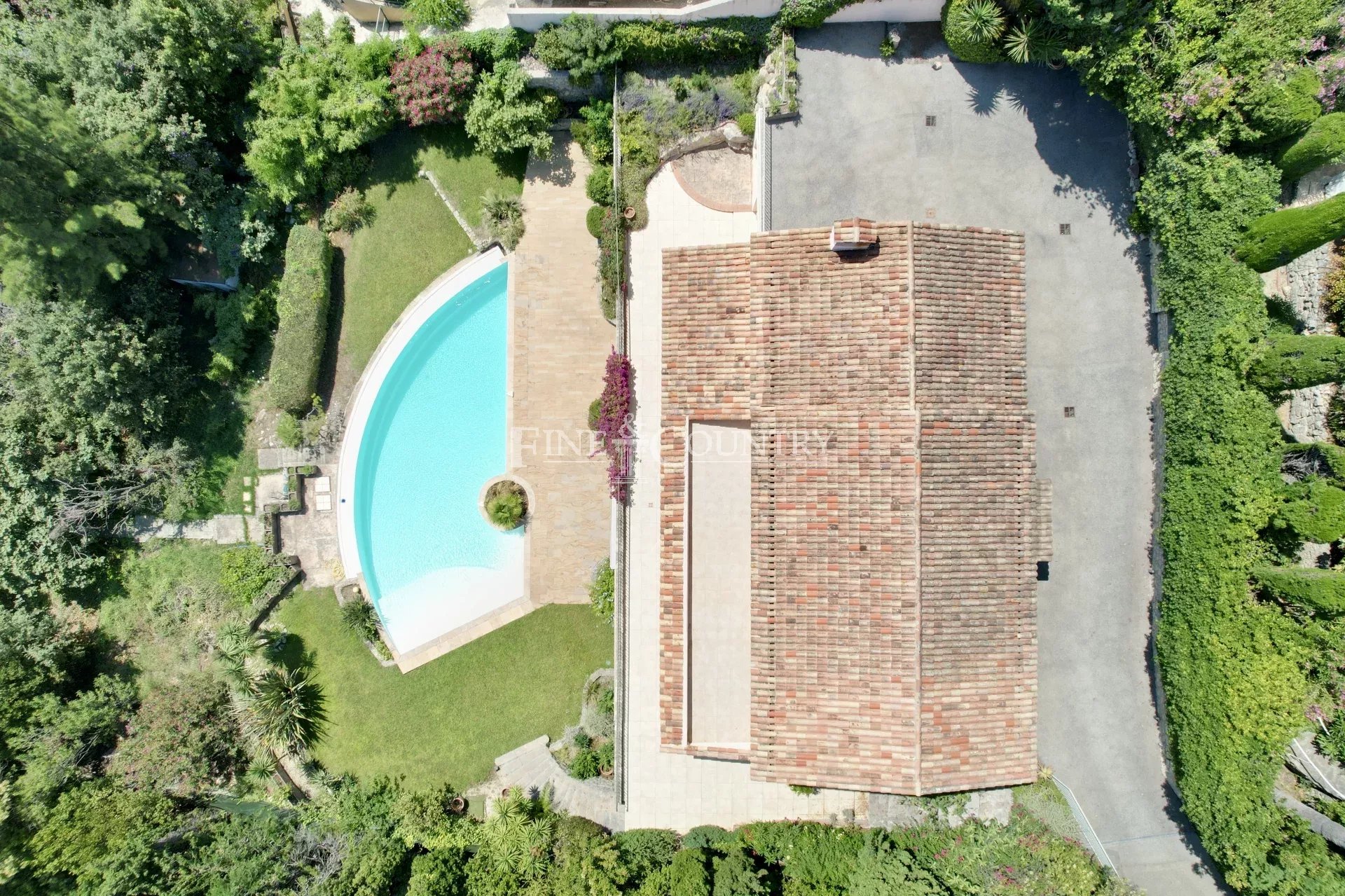 Photo of Villa For Sale walking distance from Mougins Village with Panoramic Sea View